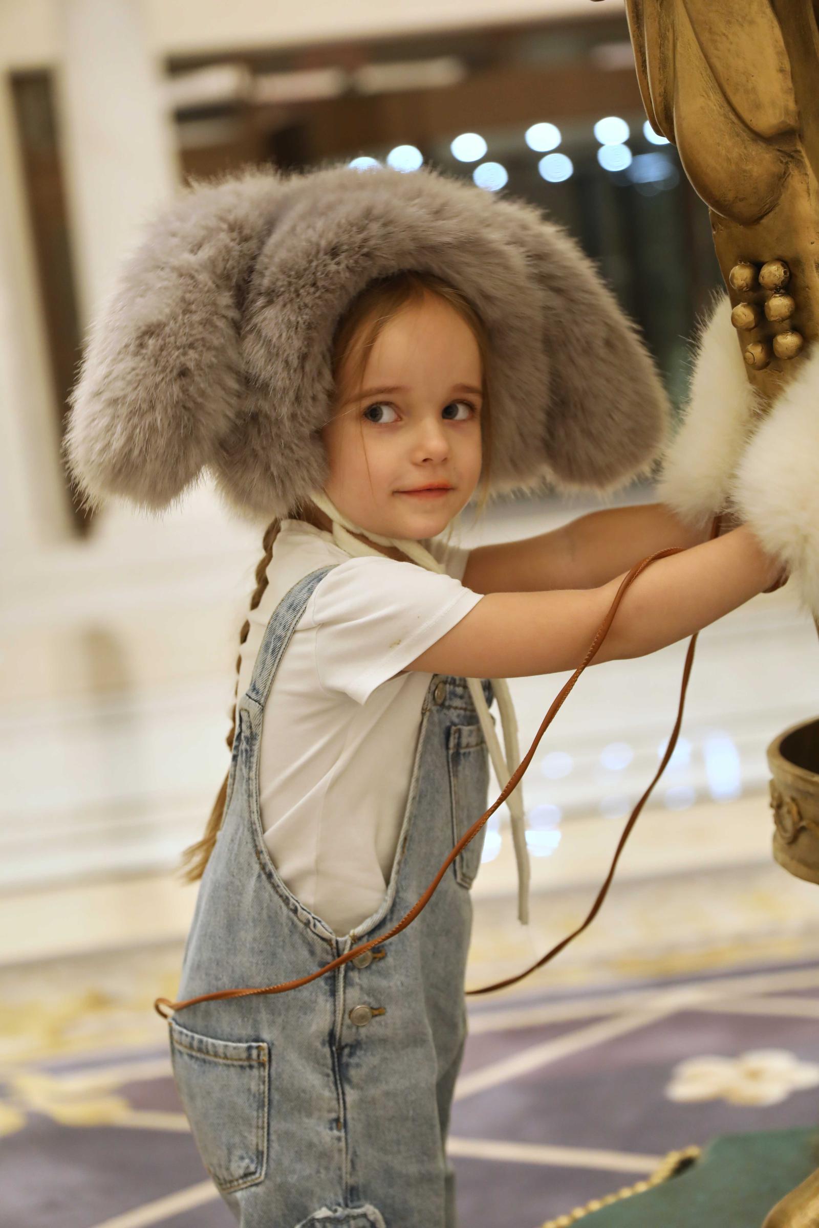 Stylish Children's Faux Fur Vertical Rabbit Ears Hat - Janefur