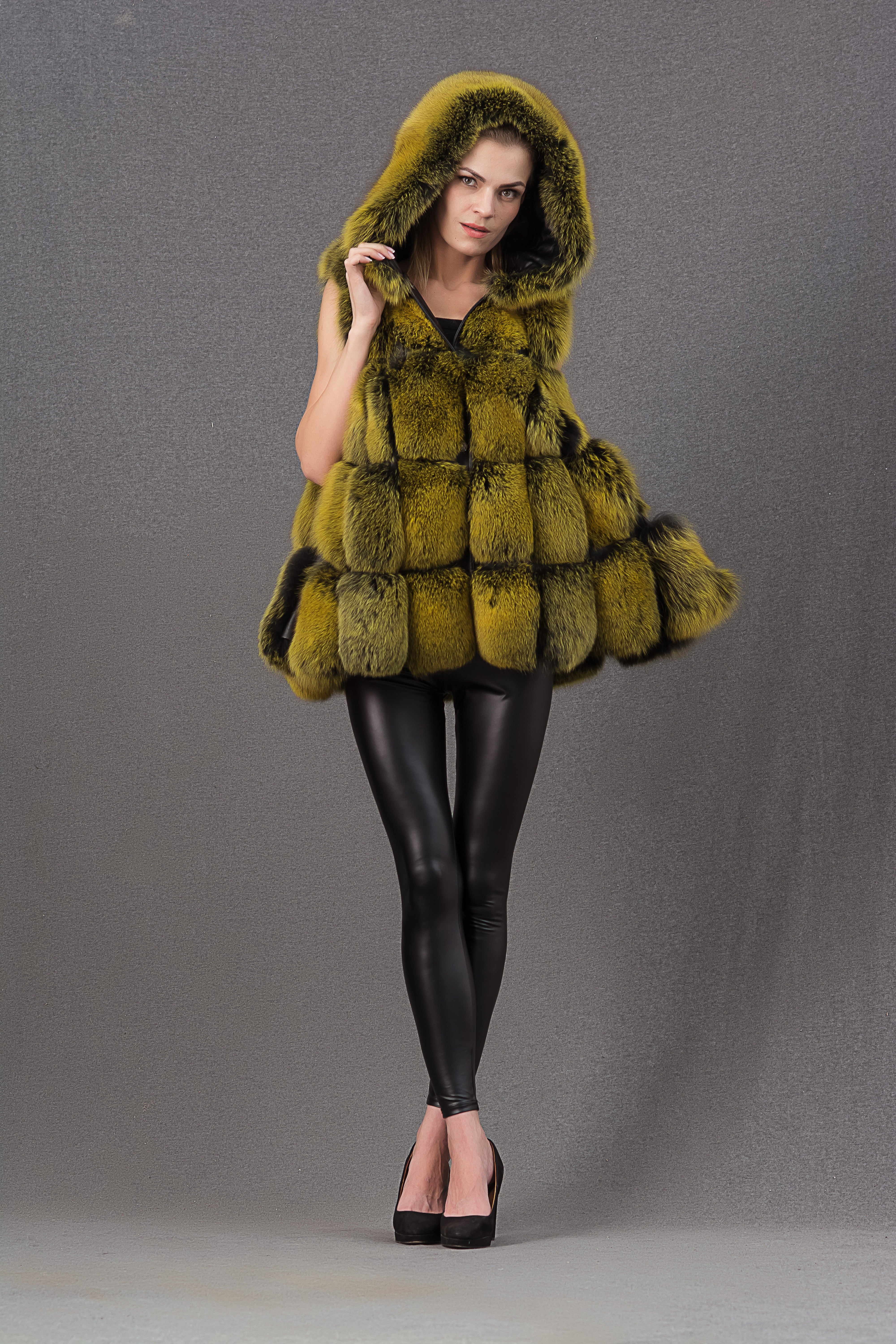 Janefur 2026 New Hooded Bread Shaped Multi-Tier Real Fox Fur Vest Women Wholesale Factory Direct #1 Olive Green