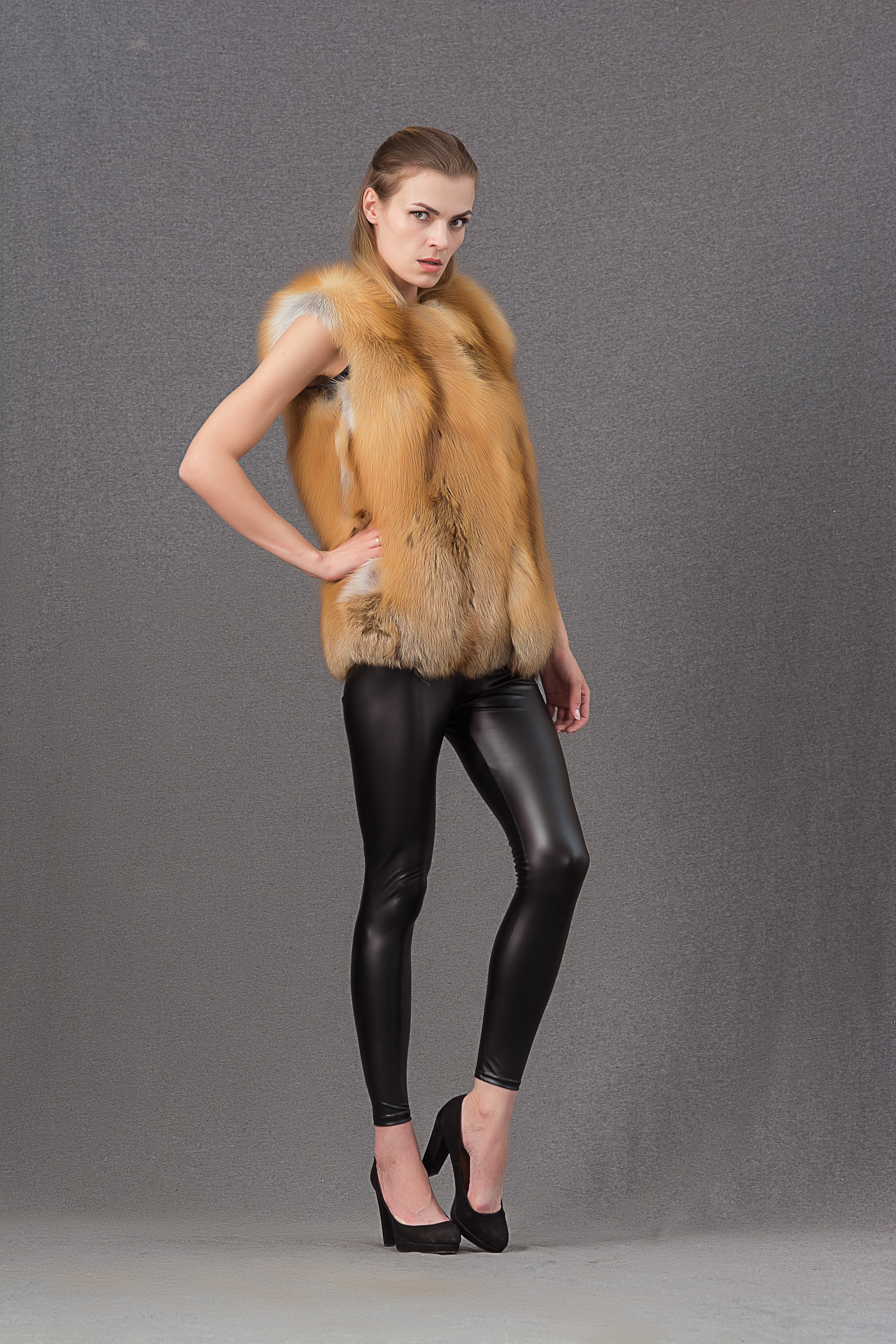 Janefur 2026 Factory Wholesale Women's Luxury Noble Short Whole-Pelt Real Fox Fur Vest