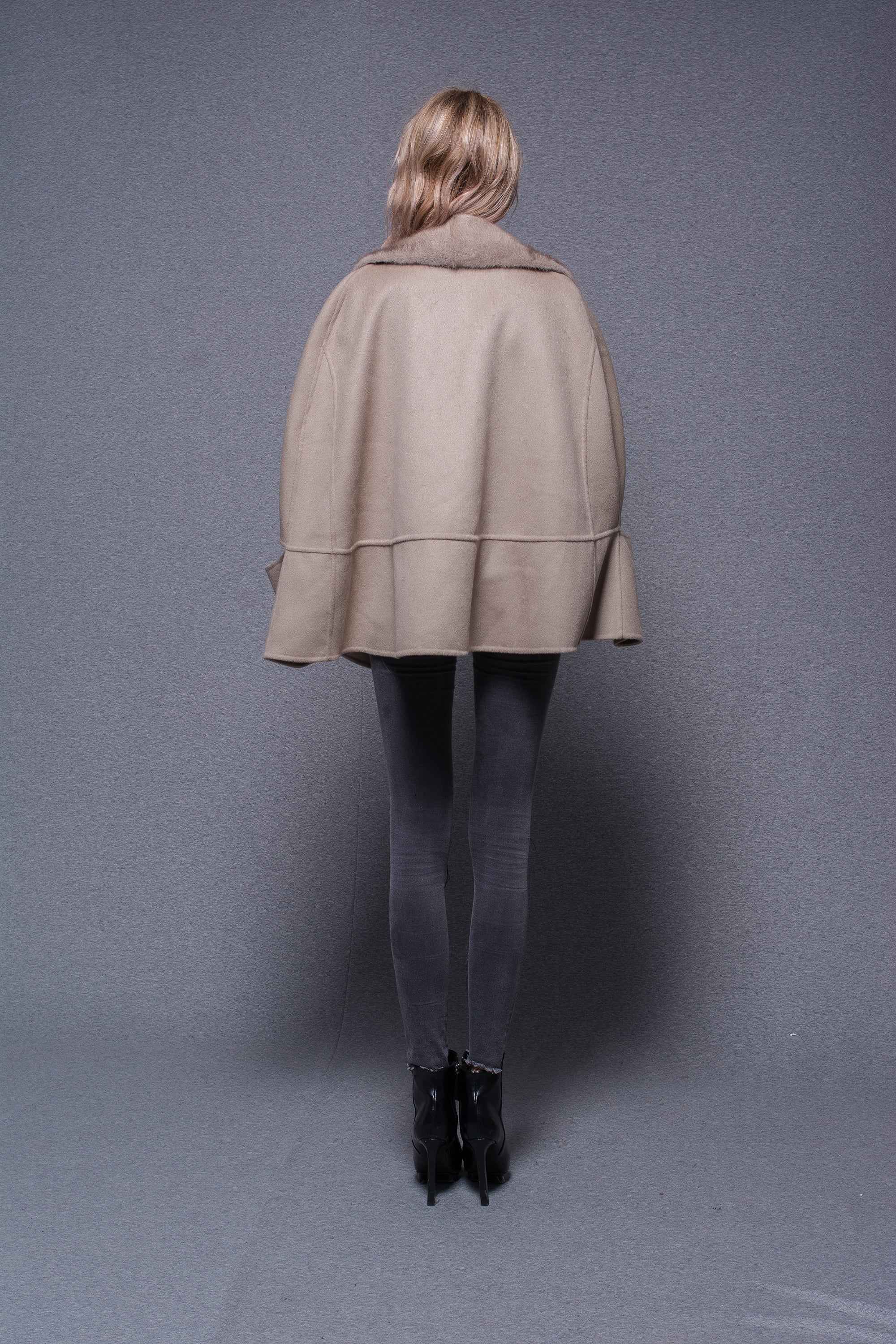 Janefur Bulk Wholesale 2026 Women's Vintage Elegant Cashmere Wool Cape With Real Mink Fur Collar