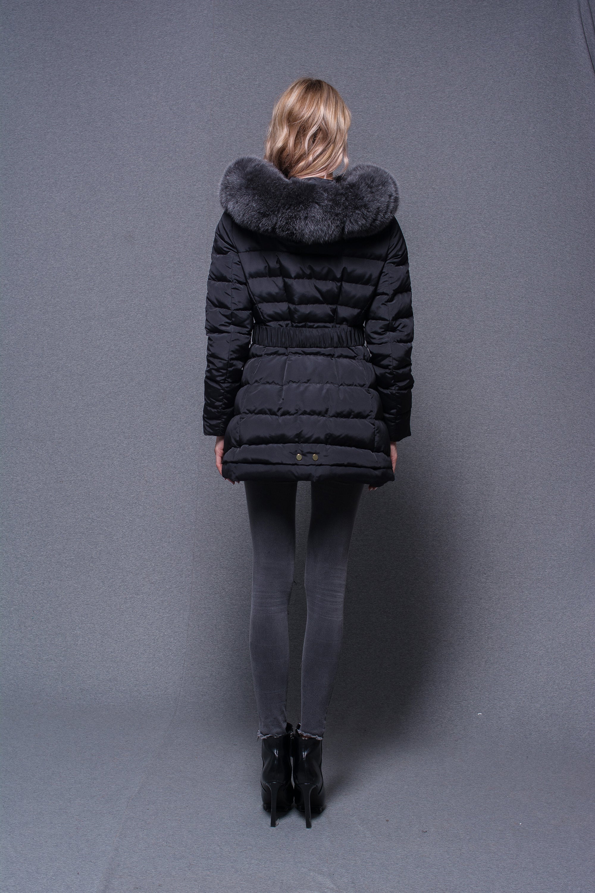 Janefur 2026 Real Fox Fur Collar Premium Warm Down Jacket Women Wholesale