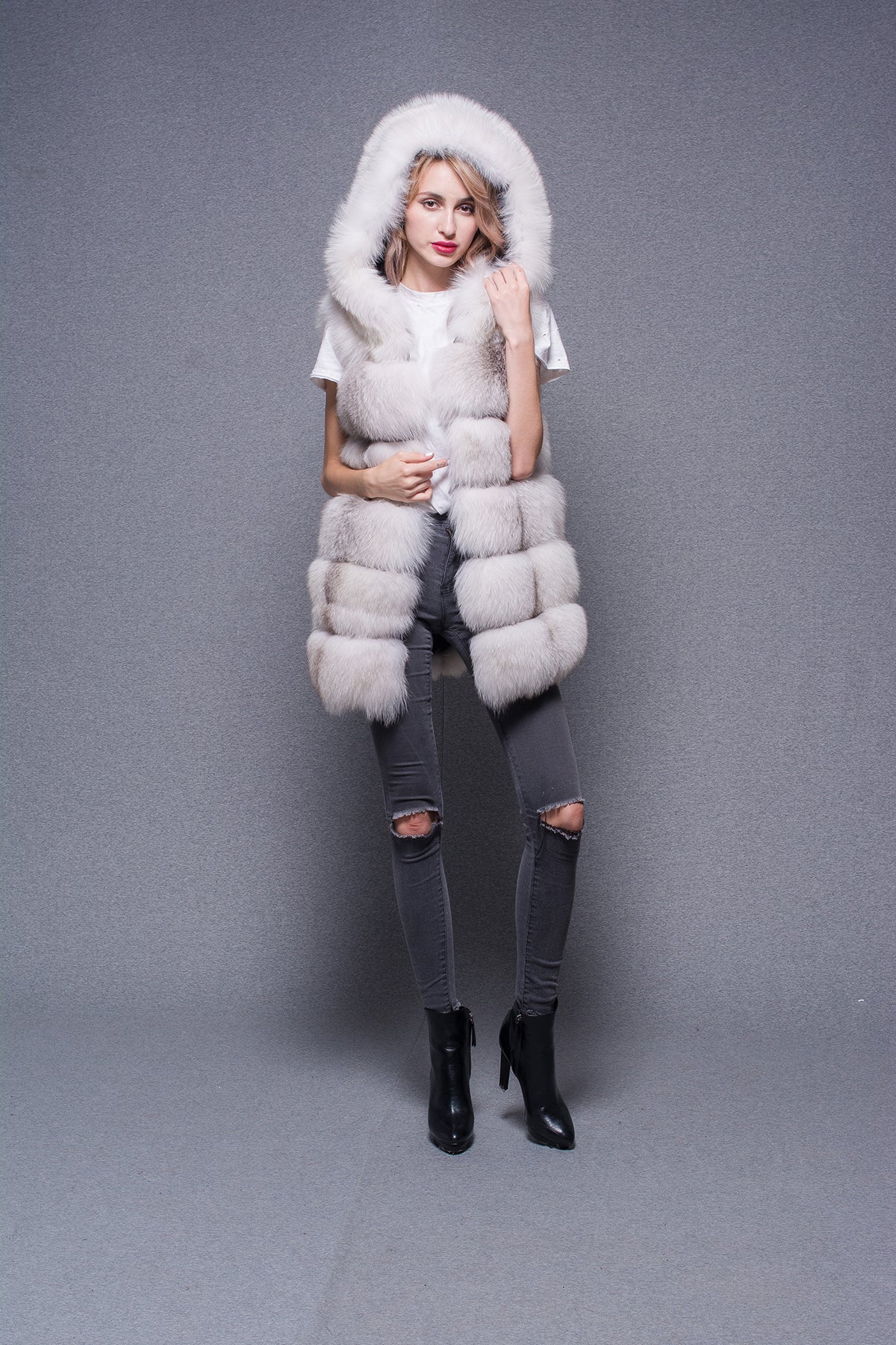 Janefur 2026 New Fashion Trend Real Cross Fox Fur Hooded Noble Luxury Casual Vest Women Wholesale