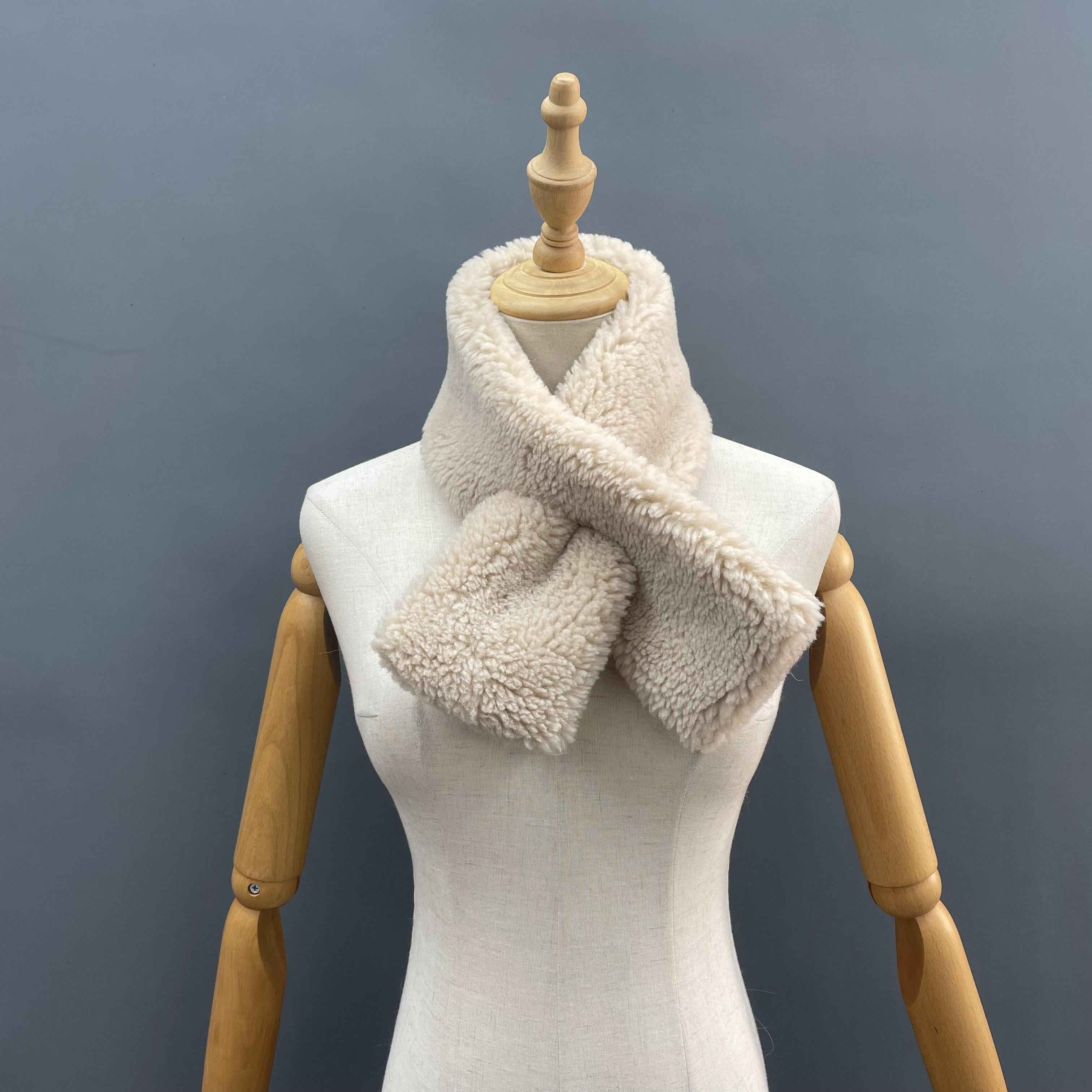 Women's Luxurious Cross Sheepskin Shearling Scarf - Winter Fashion Accessory Beige F