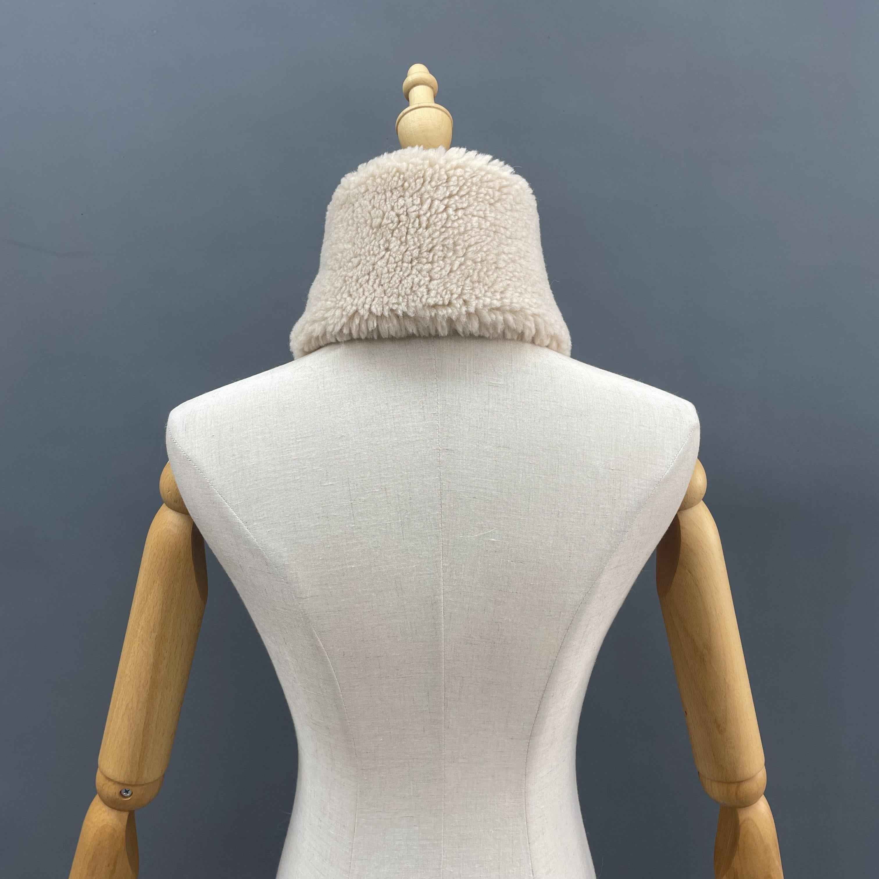 Women's Luxurious Cross Sheepskin Shearling Scarf - Winter Fashion Accessory