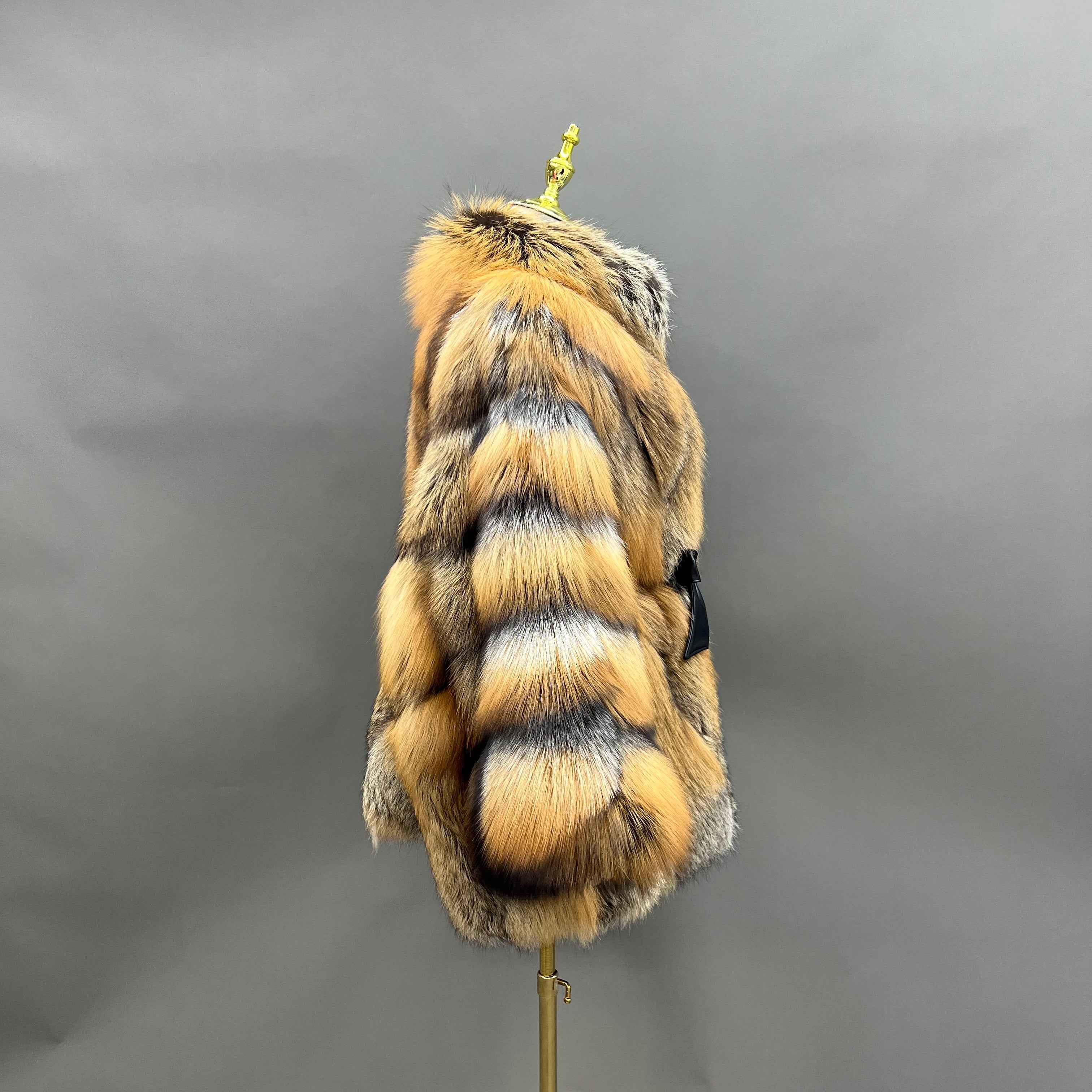 Luxury Real Fox Fur Coat with Bow Tie – Short Women’s Winter Fur Jacket