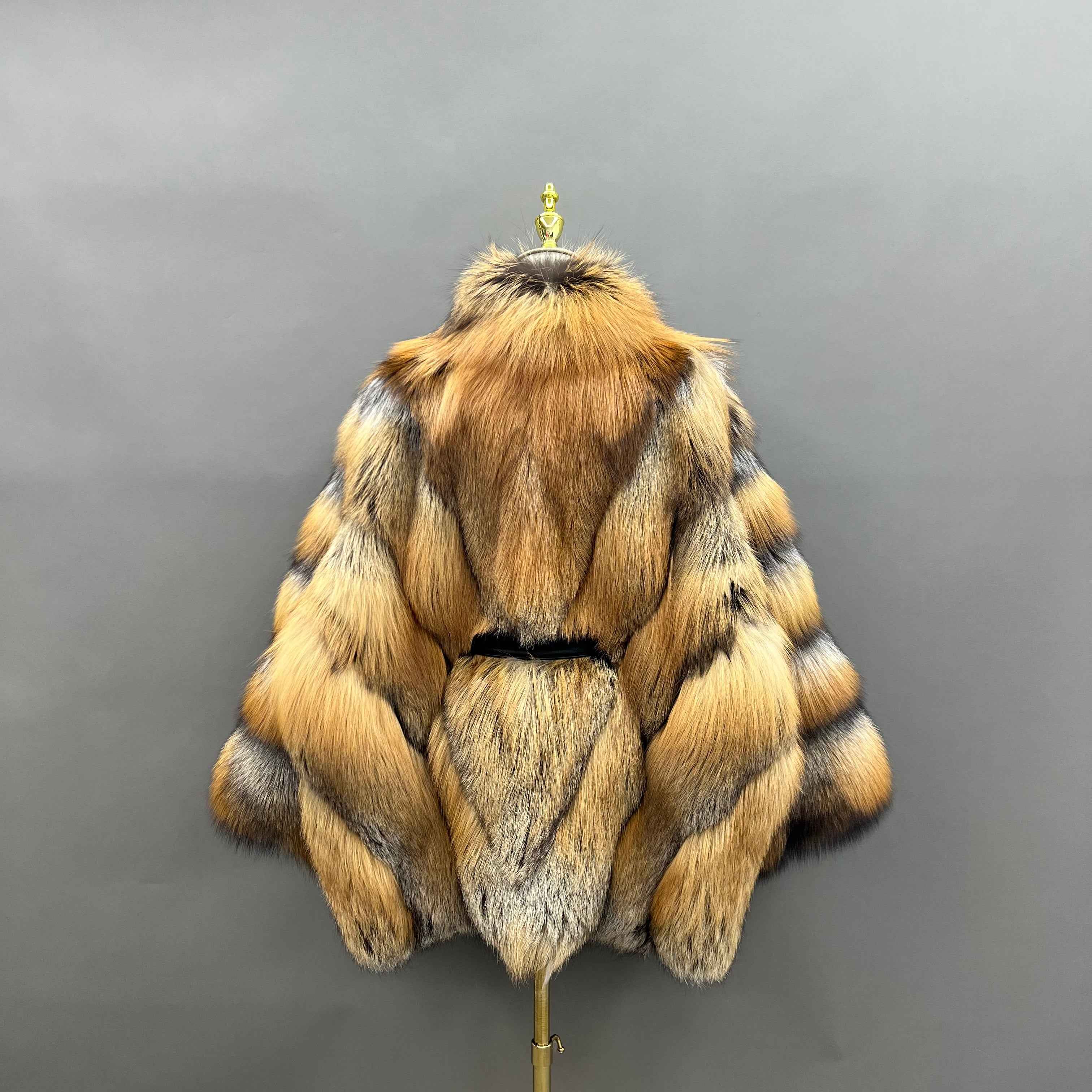 Luxury Real Fox Fur Coat with Bow Tie – Short Women’s Winter Fur Jacket