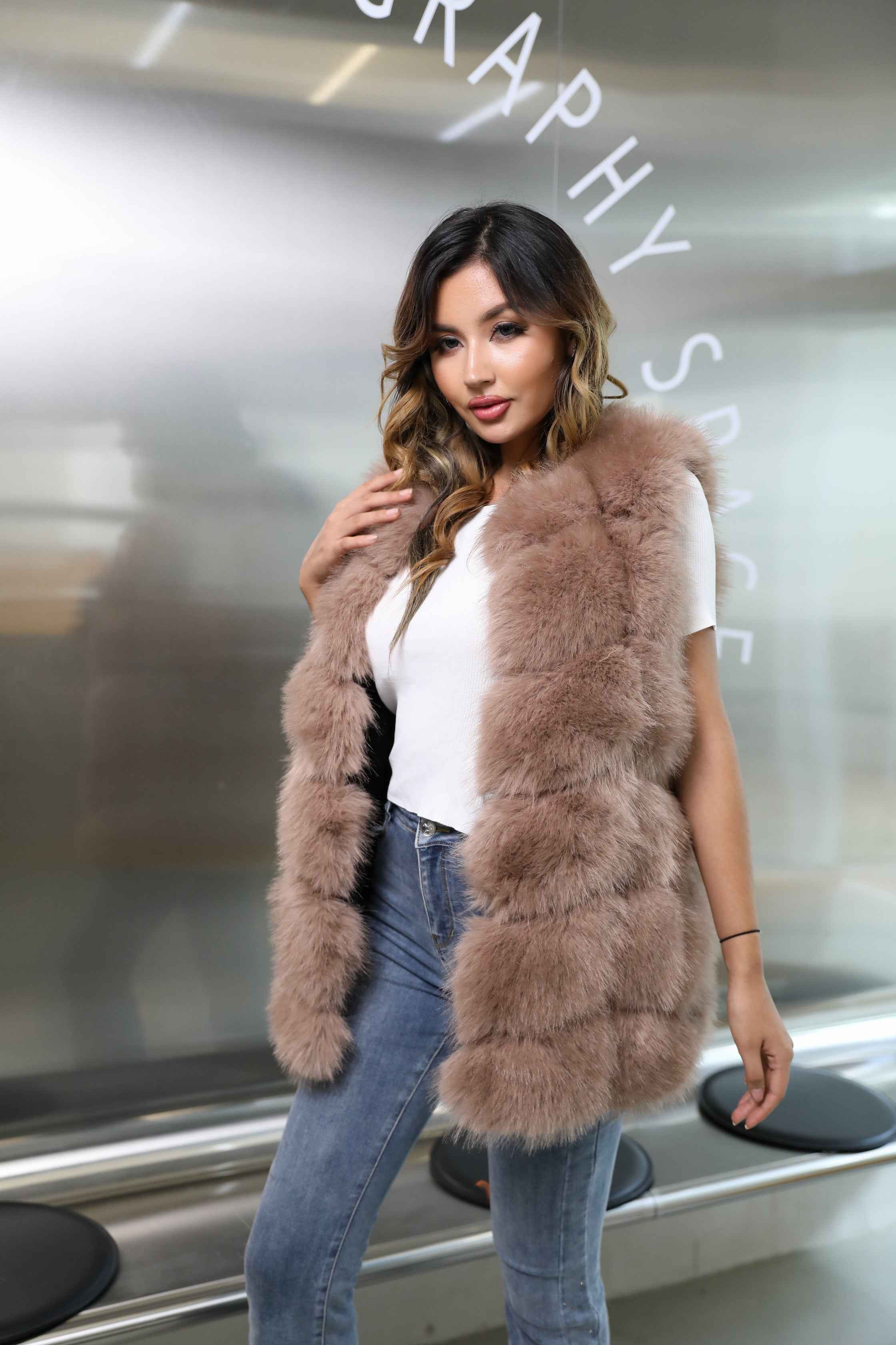 Women's 6-Panel Puffer Style Faux Fur Vest - Luxury Trendy Winter Essential Outerwear