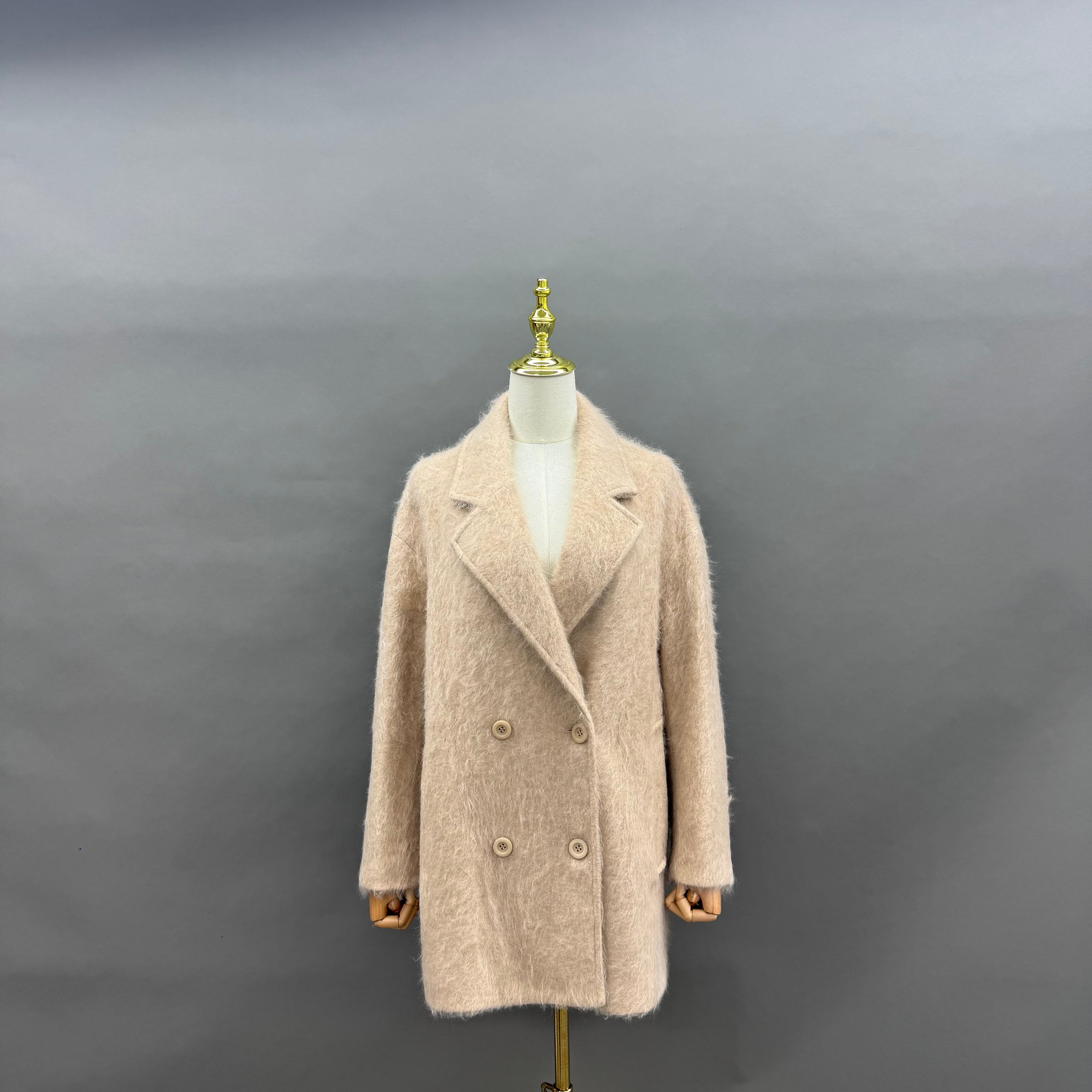 Women’s Beige Fluffy Long Pile Wool Coat – Notched Lapel Short Winter Jacket with Soft Shaggy Finish for Autumn Fashion 5#Beige