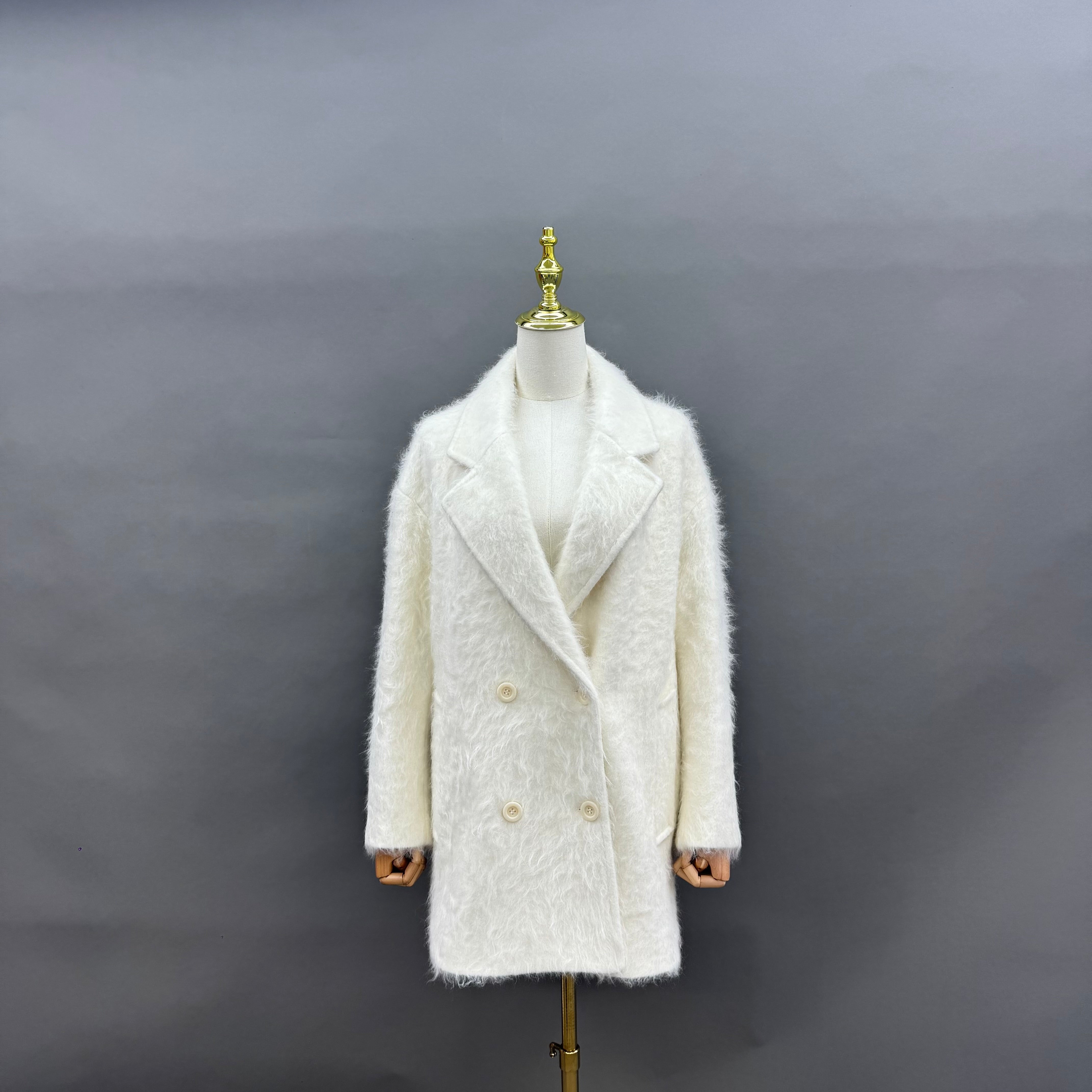 Women’s Beige Fluffy Long Pile Wool Coat – Notched Lapel Short Winter Jacket with Soft Shaggy Finish for Autumn Fashion 1#White