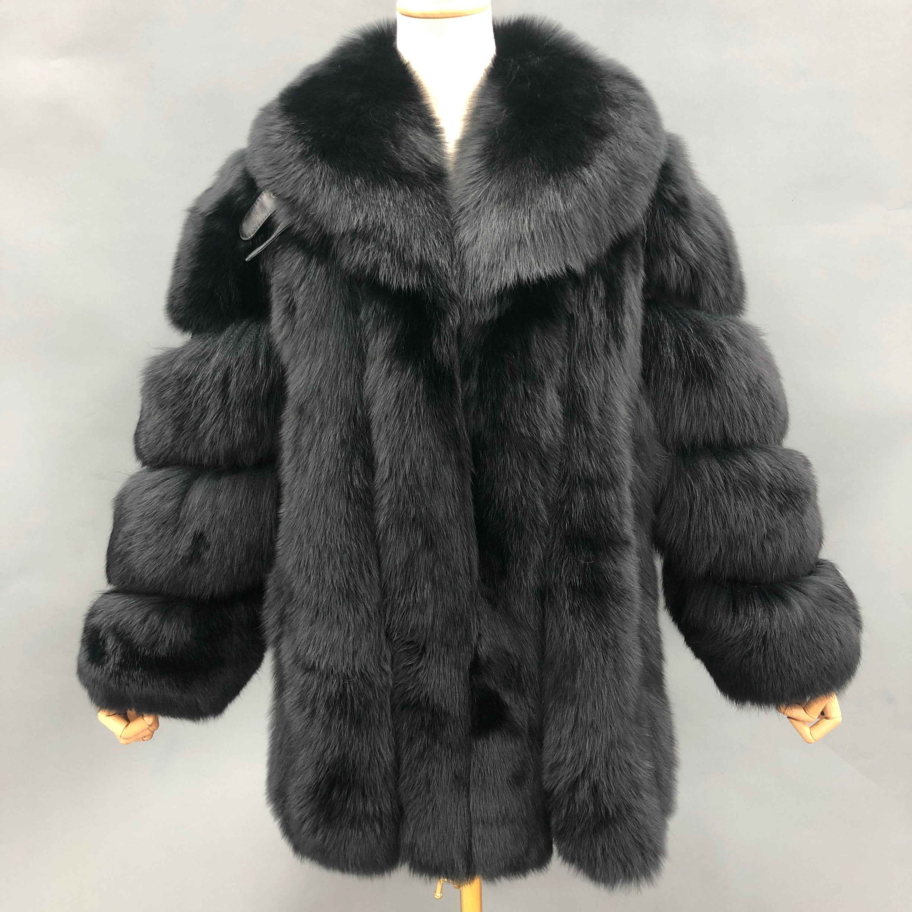 Luxury Natural Fox Fur Coat with Shawl Collar – Short Panelled Women’s Winter Fur Jacket