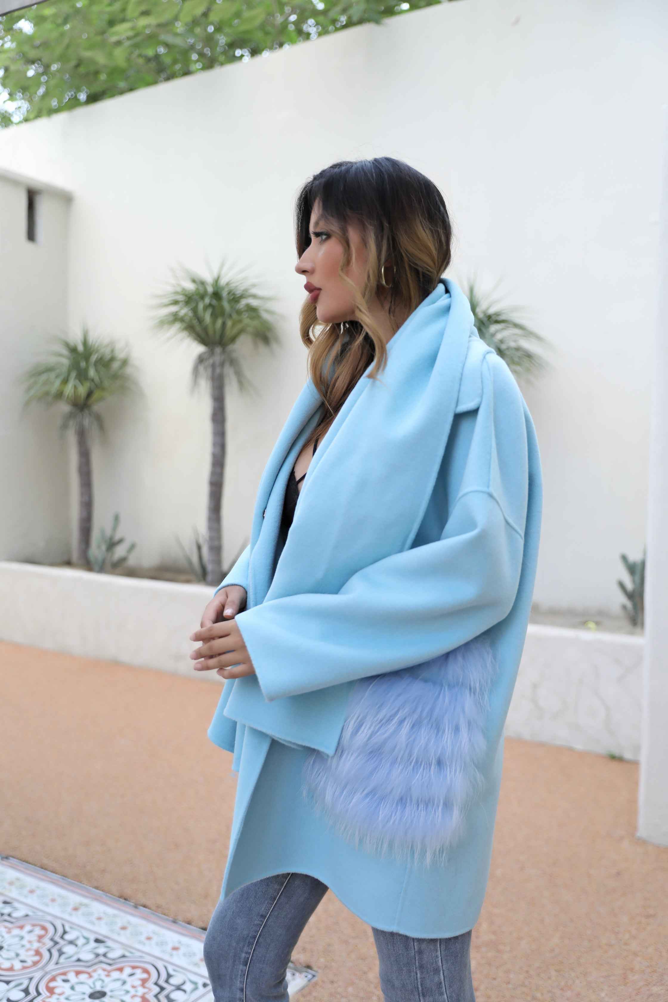 Women's Luxury Double - Faced Wool Coat with Integrated Scarf & Fox Fur Pockets, Relaxed Fit Elegant Winter Outerwear