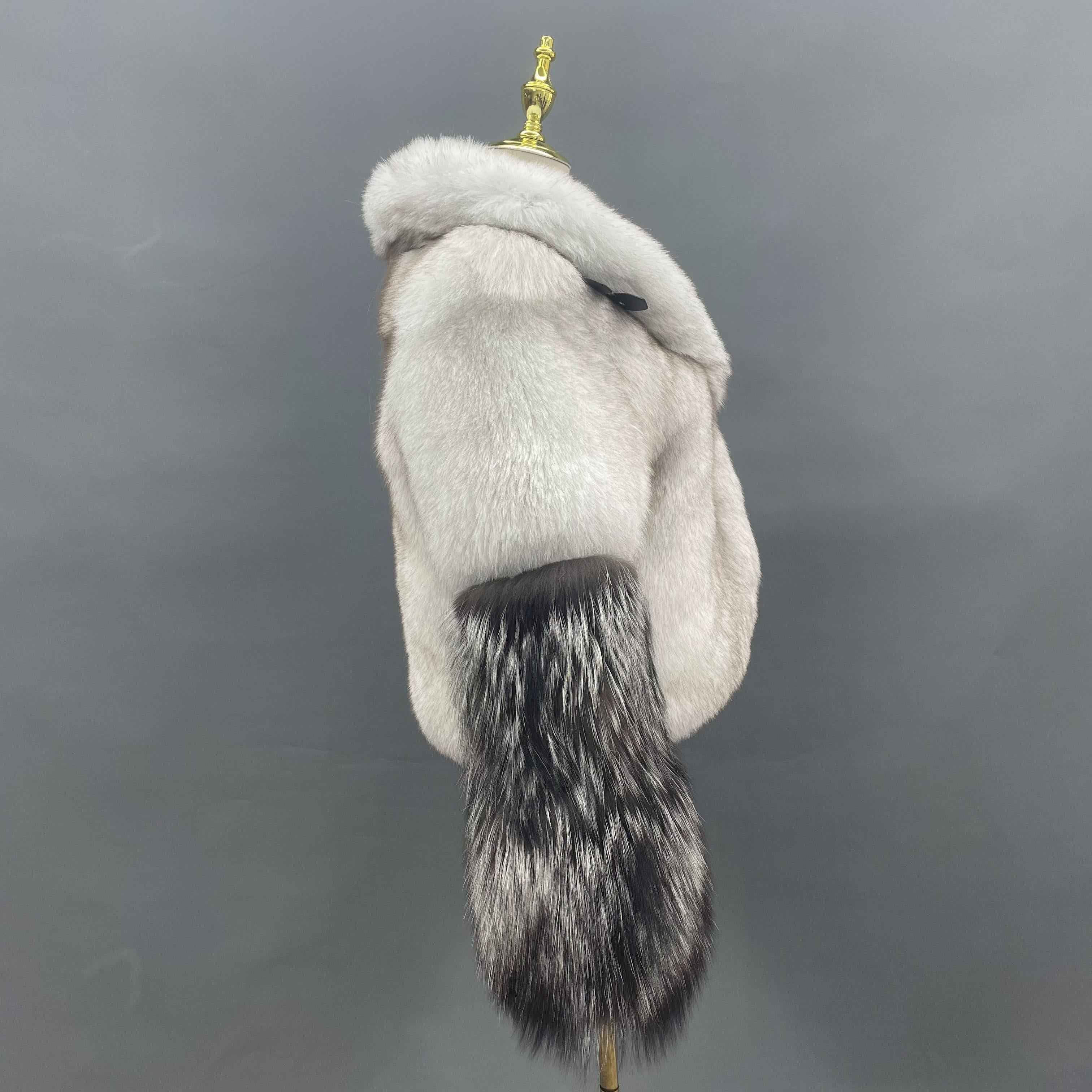 Luxury Real Fox Fur Coat with Silver Fox Cuffs and Notch Lapel – Short Women's Fur Jacket