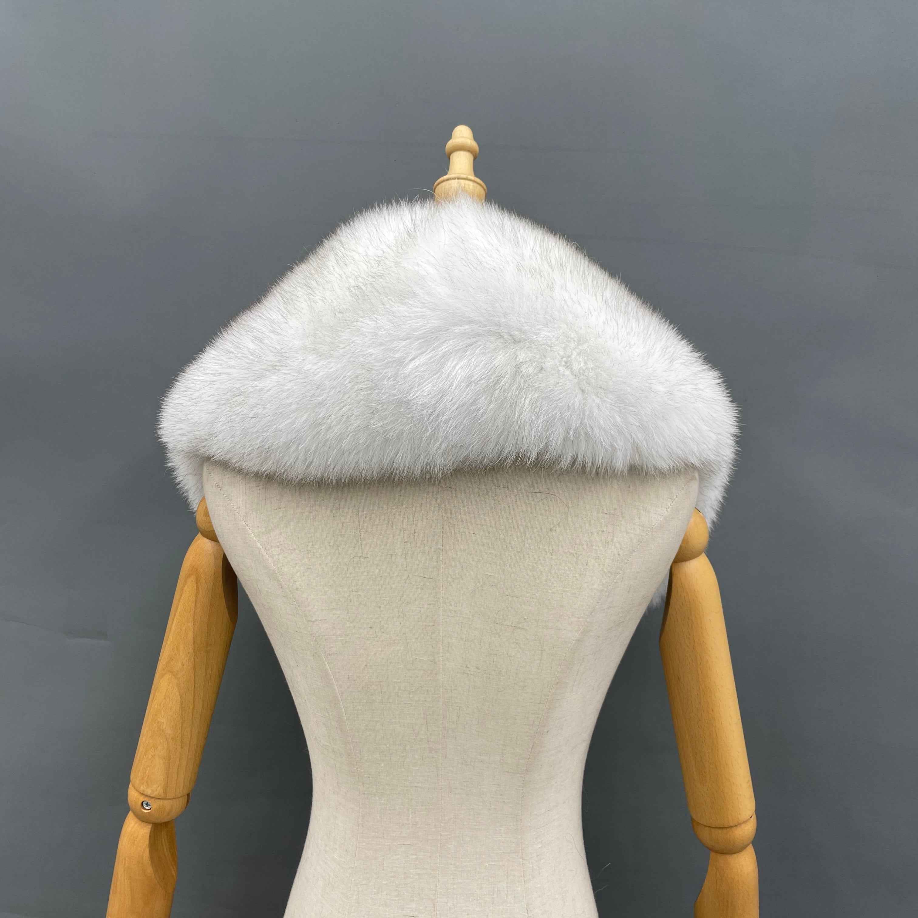 Women's Luxurious Raccoon Dog/Fox Fur Shawl Collar - Winter Fashion Accessory