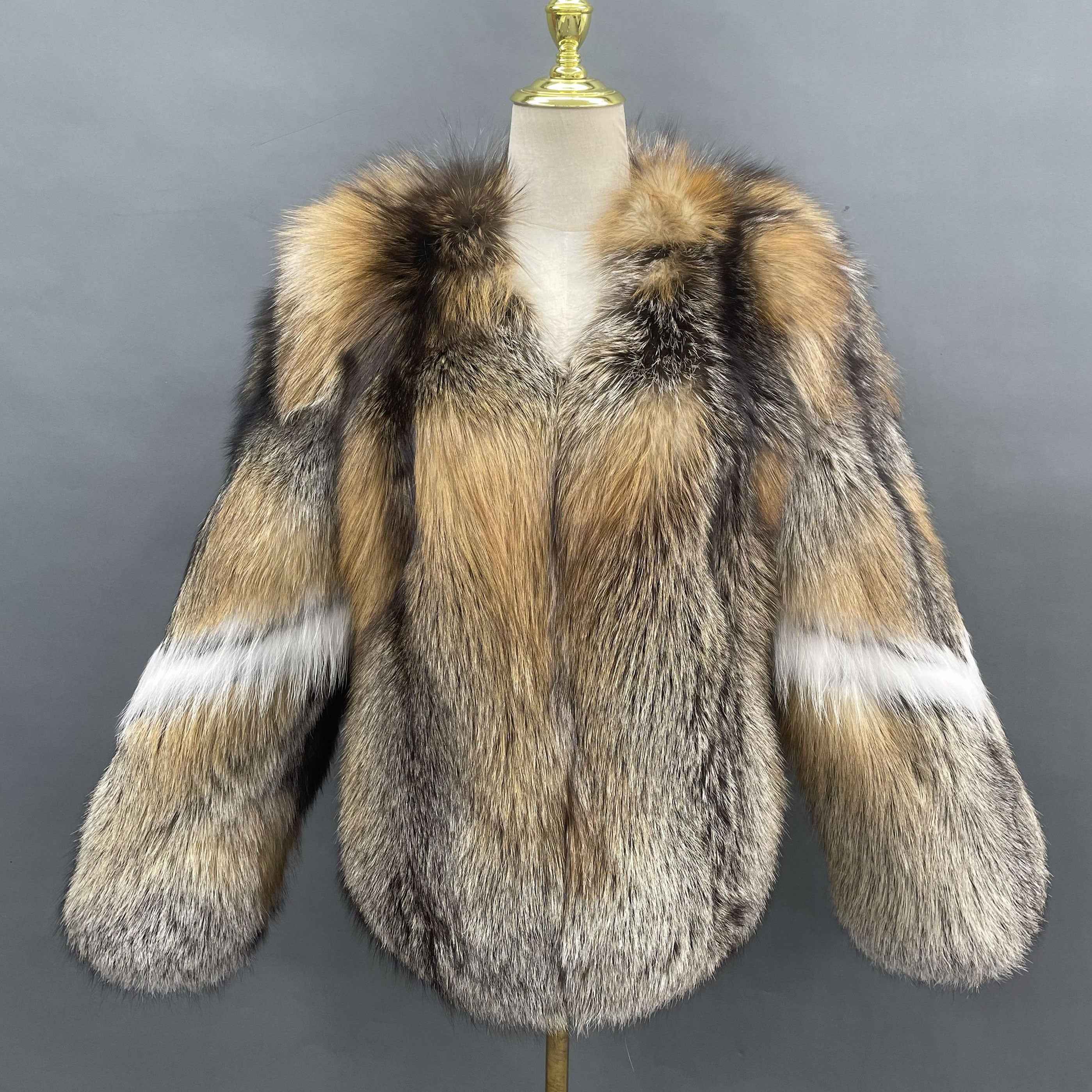Women’s Golden Chinchilla Fox Full-Pelt Jacket – Elegant Short Coat in Natural Fur for Luxury Winter Fashion Gold