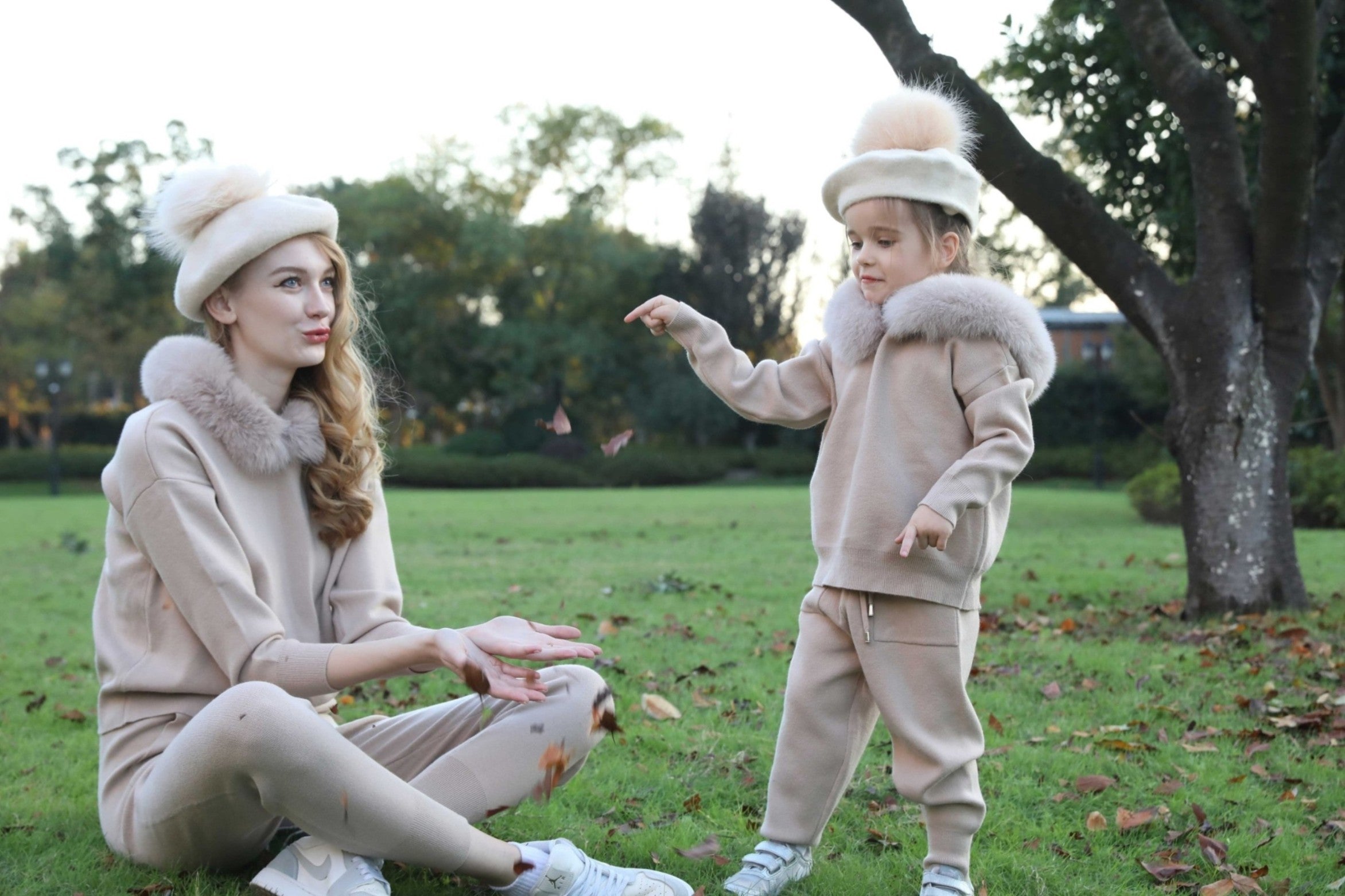 New Children's Autumn and Winter Wool Beret with Fur Pom Pom - Janefur