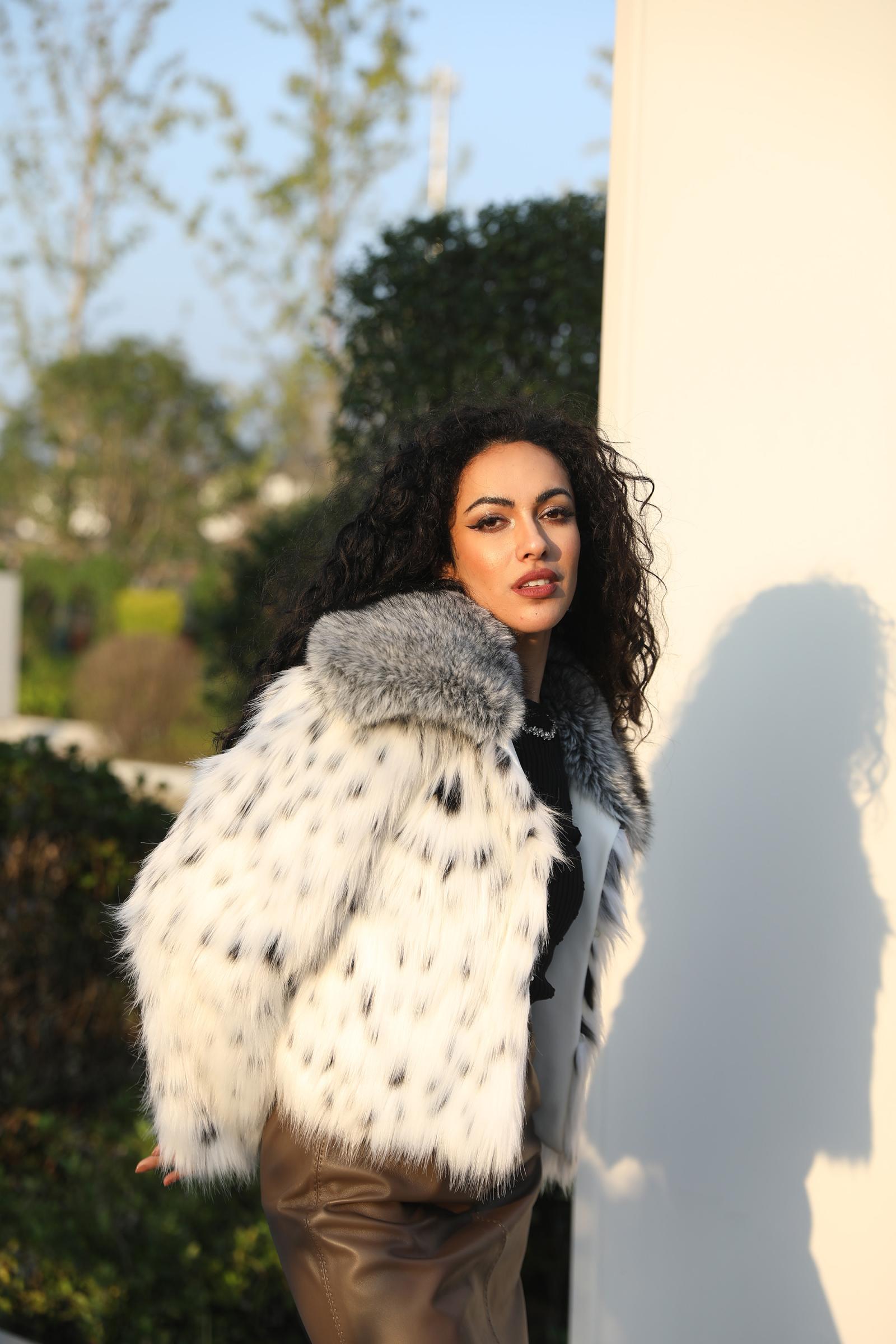 Eco Friendly Fur Coat Women's Avant Garde Lapel Leopard Pattern Short Faux Fur Outerwear Jacket - Janefur