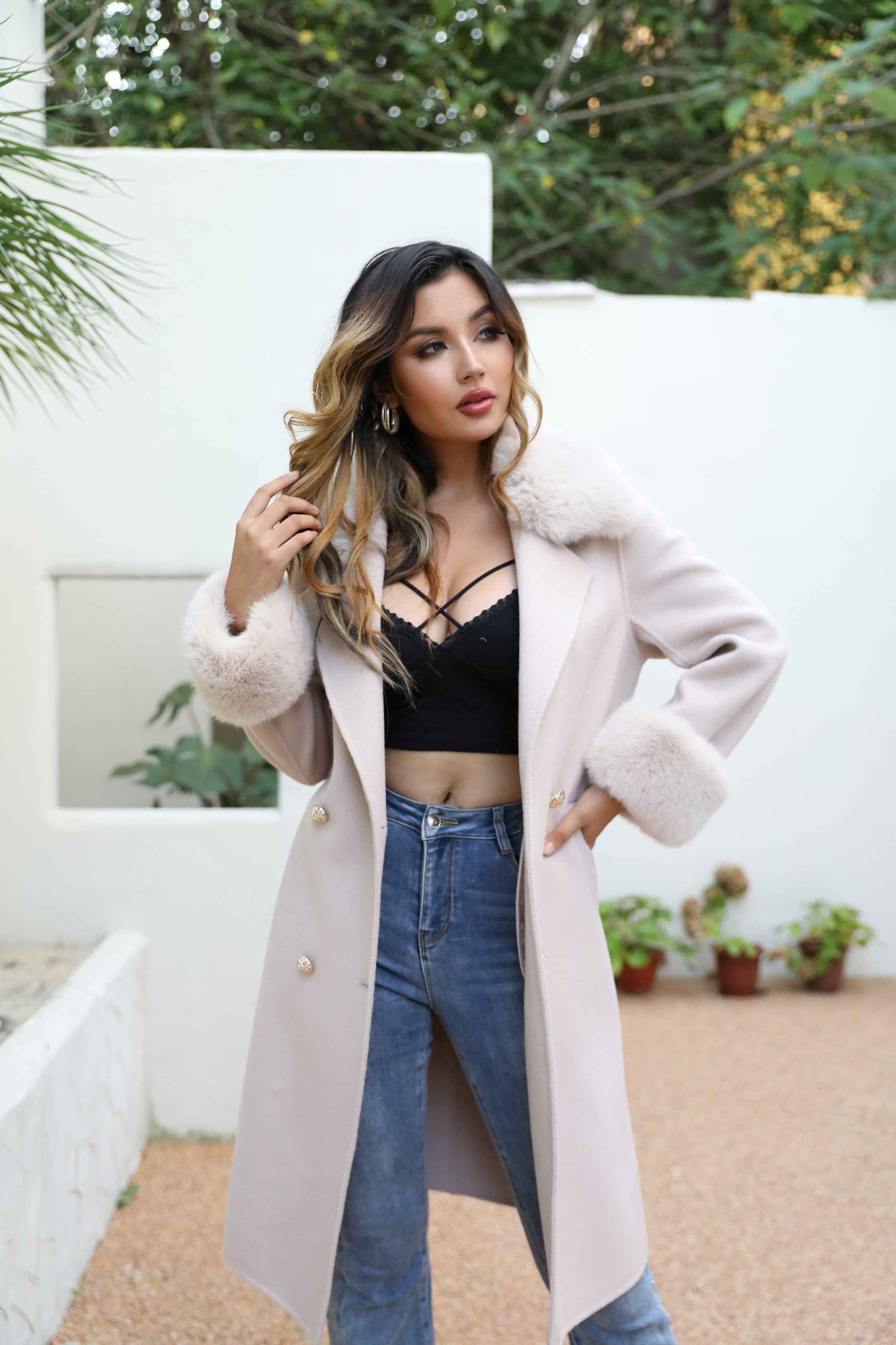 Elegant Double - Faced Wool Long Coat with Faux Fur Collar, Faux Fur Cuffs and Double - Breasted Design