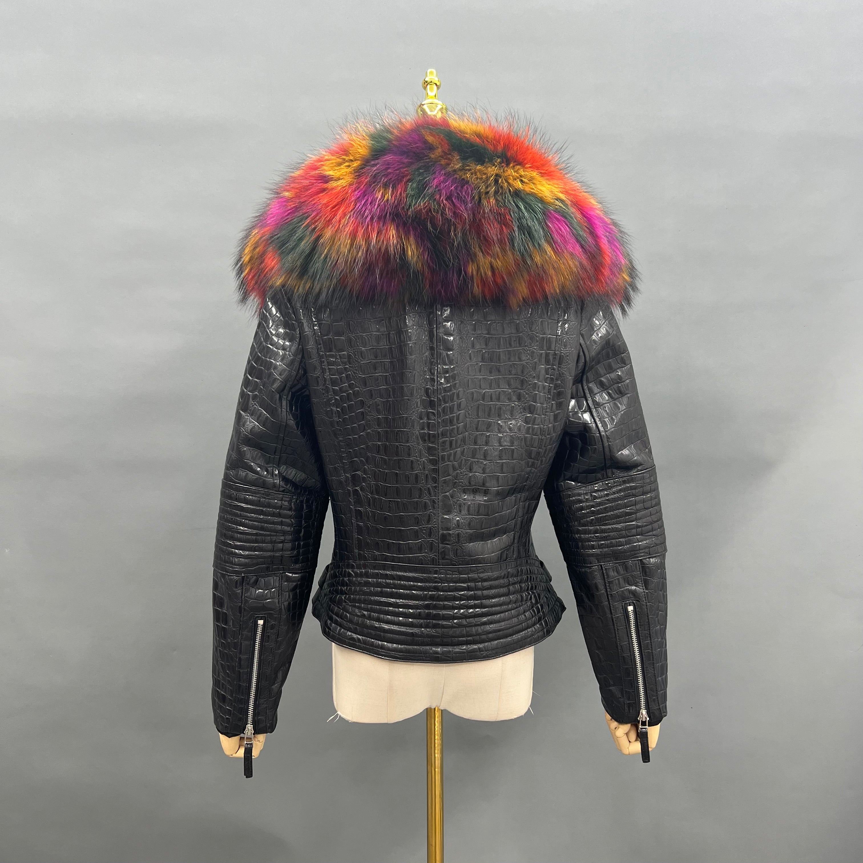 Luxury Colorful Raccoon Fur Collar Jacket with Crocodile Embossed Leather – Women’s Short Biker Style Coat for Party & Fashion