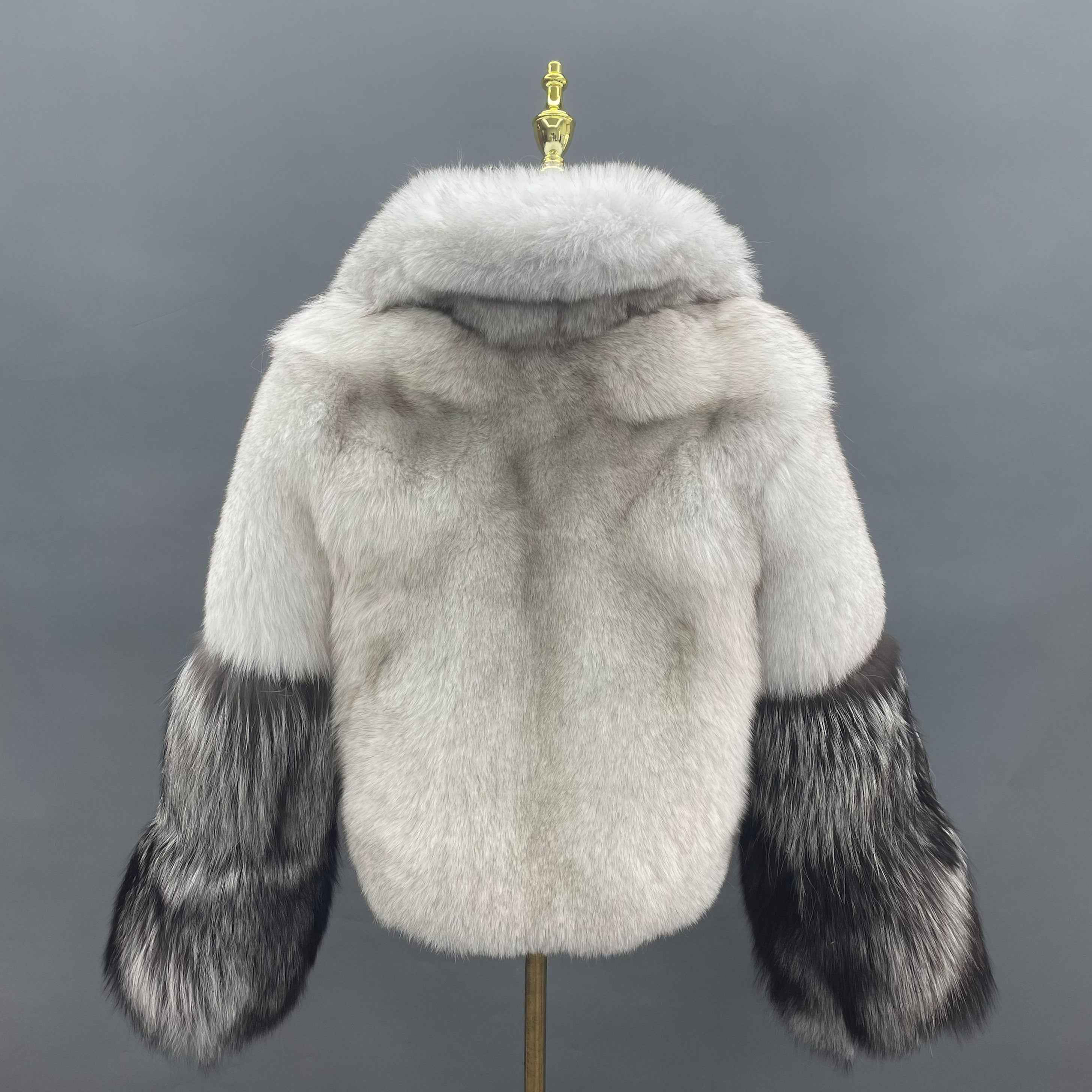 Luxury Real Fox Fur Coat with Silver Fox Cuffs and Notch Lapel – Short Women's Fur Jacket