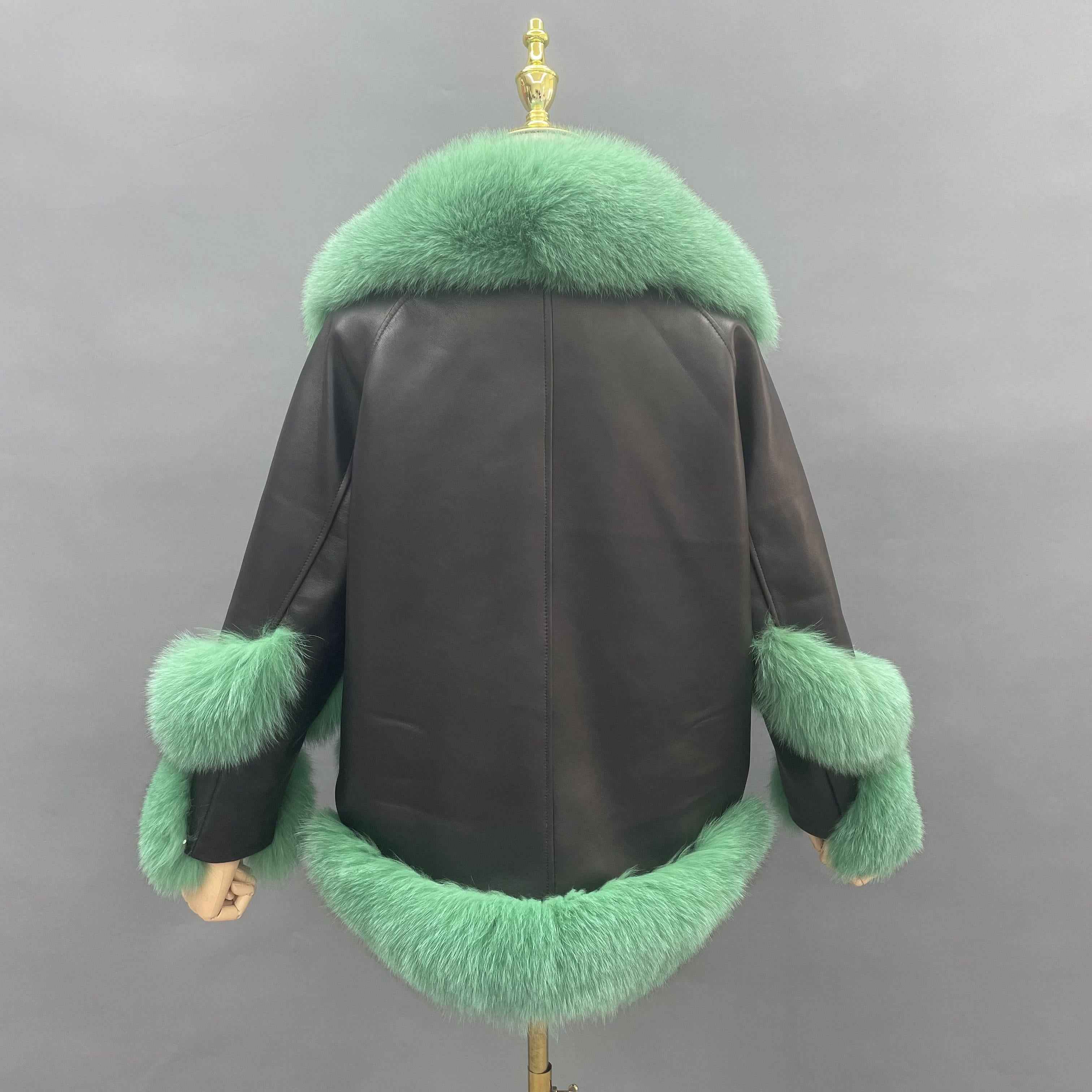 Women’s Black Leather Jacket with Emerald Green Fox Fur Trim – Notch Lapel Coat with Pearl Detail for Luxury Winter Fashion