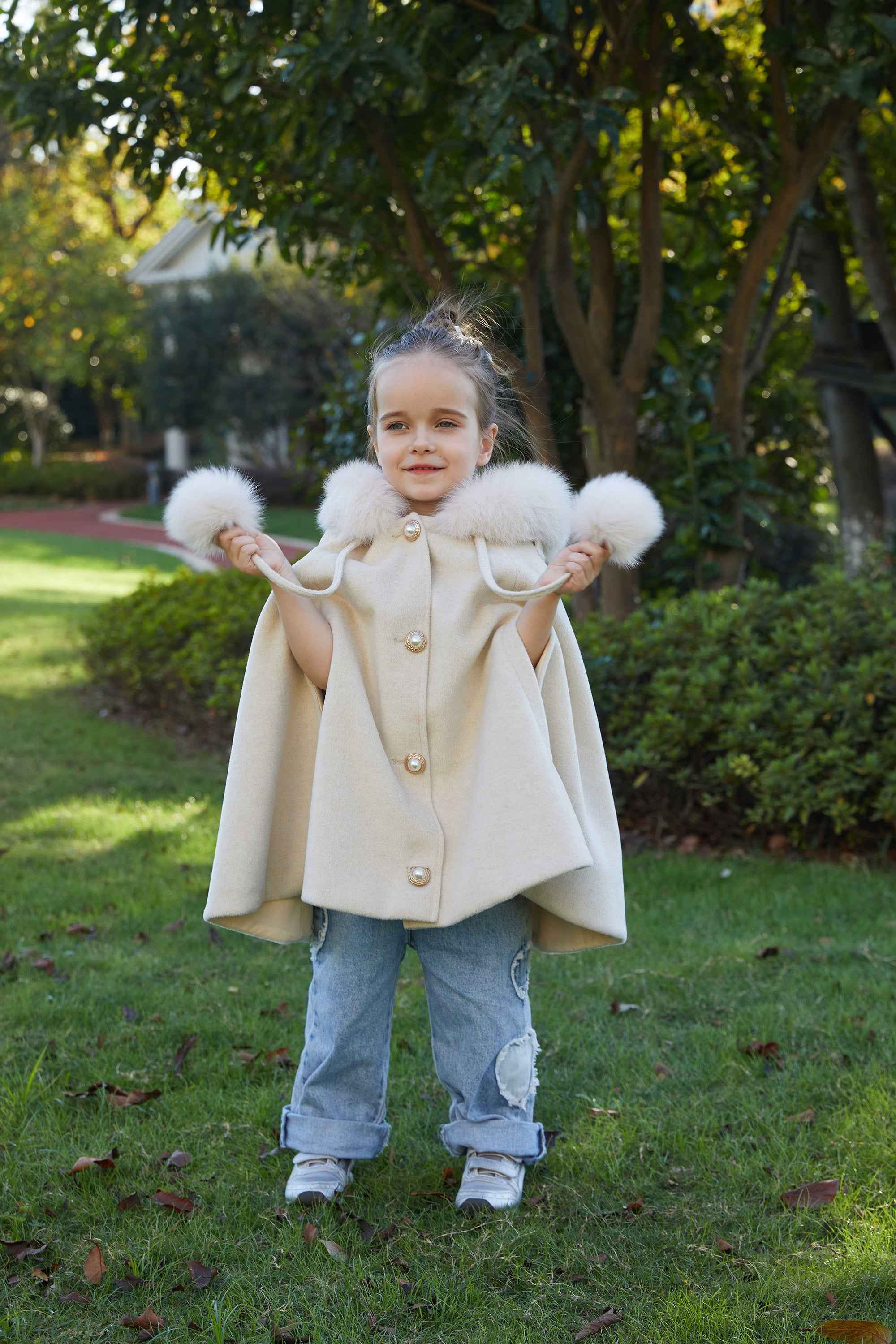 Kids fox fur trimmed pompom hooded cape