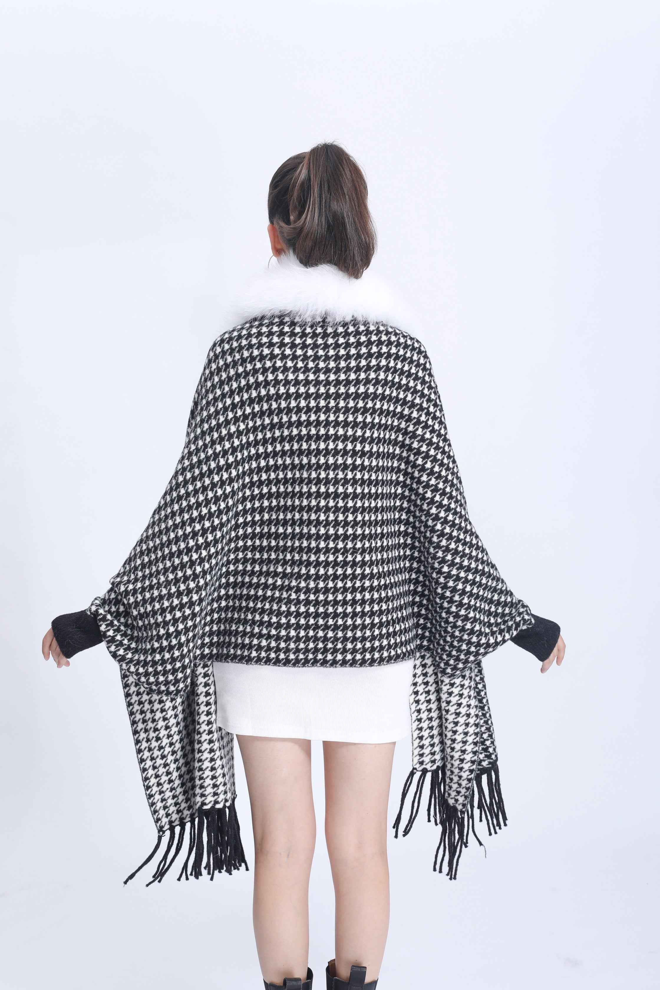Women's Houndstooth Cape with Fox Fur Collar, Ribbed Cuffs & Fringe Detail - Luxurious Winter Outerwear