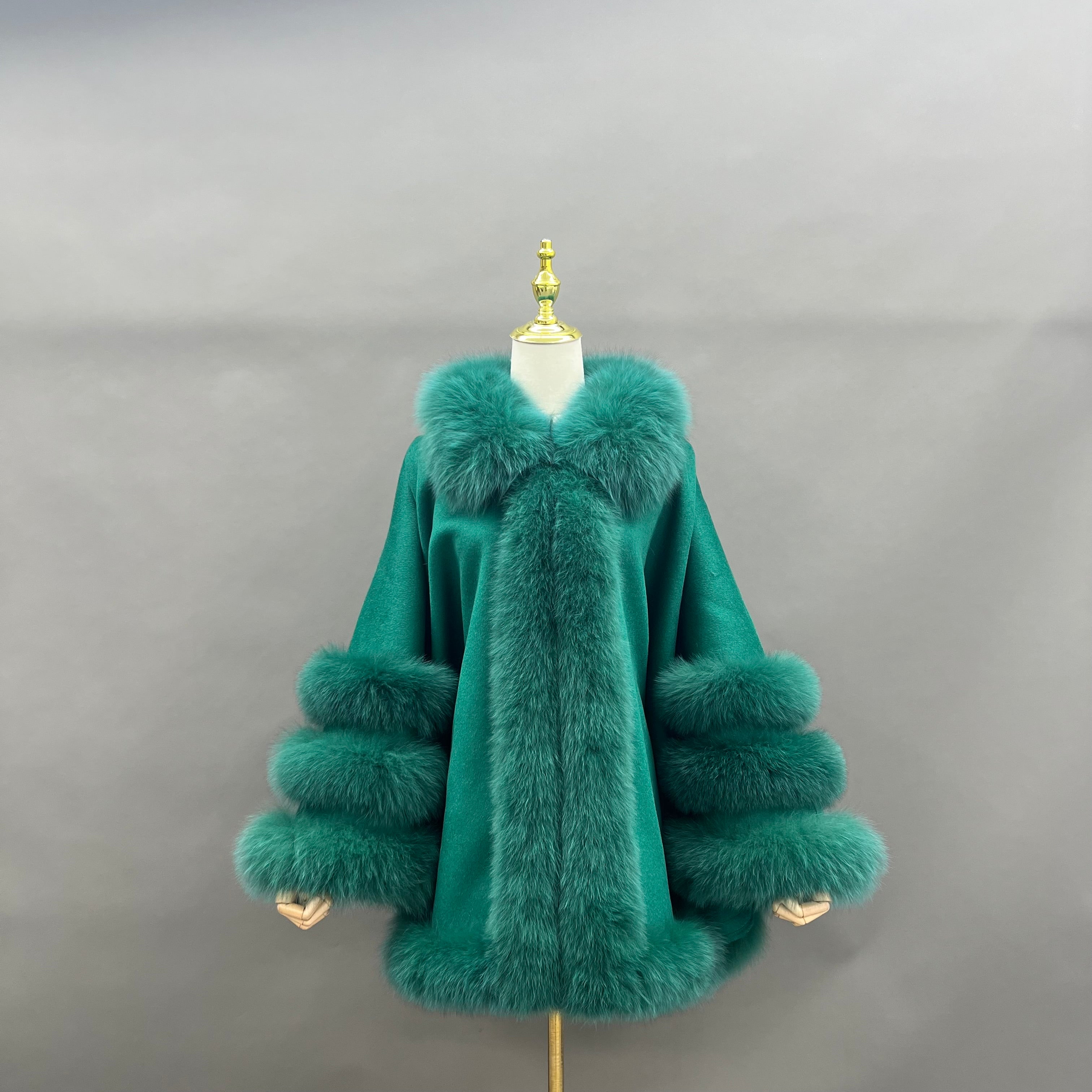 Women’s Camel Wool Cape with Real Fox Fur Trim – Elegant Sleeveless Coat for Luxury Winter Fashion 3#Green M