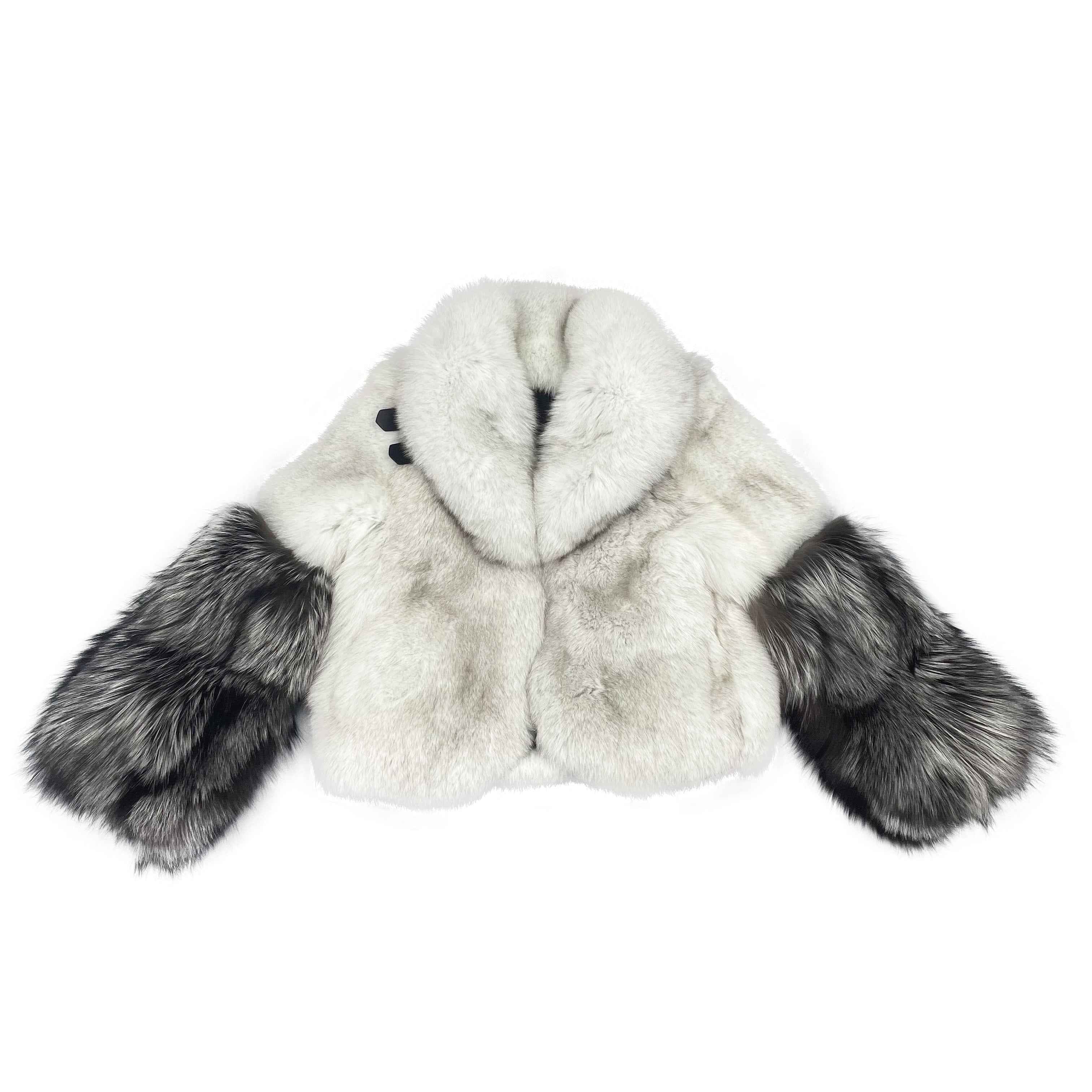 Luxury Real Fox Fur Coat with Silver Fox Cuffs and Notch Lapel – Short Women's Fur Jacket
