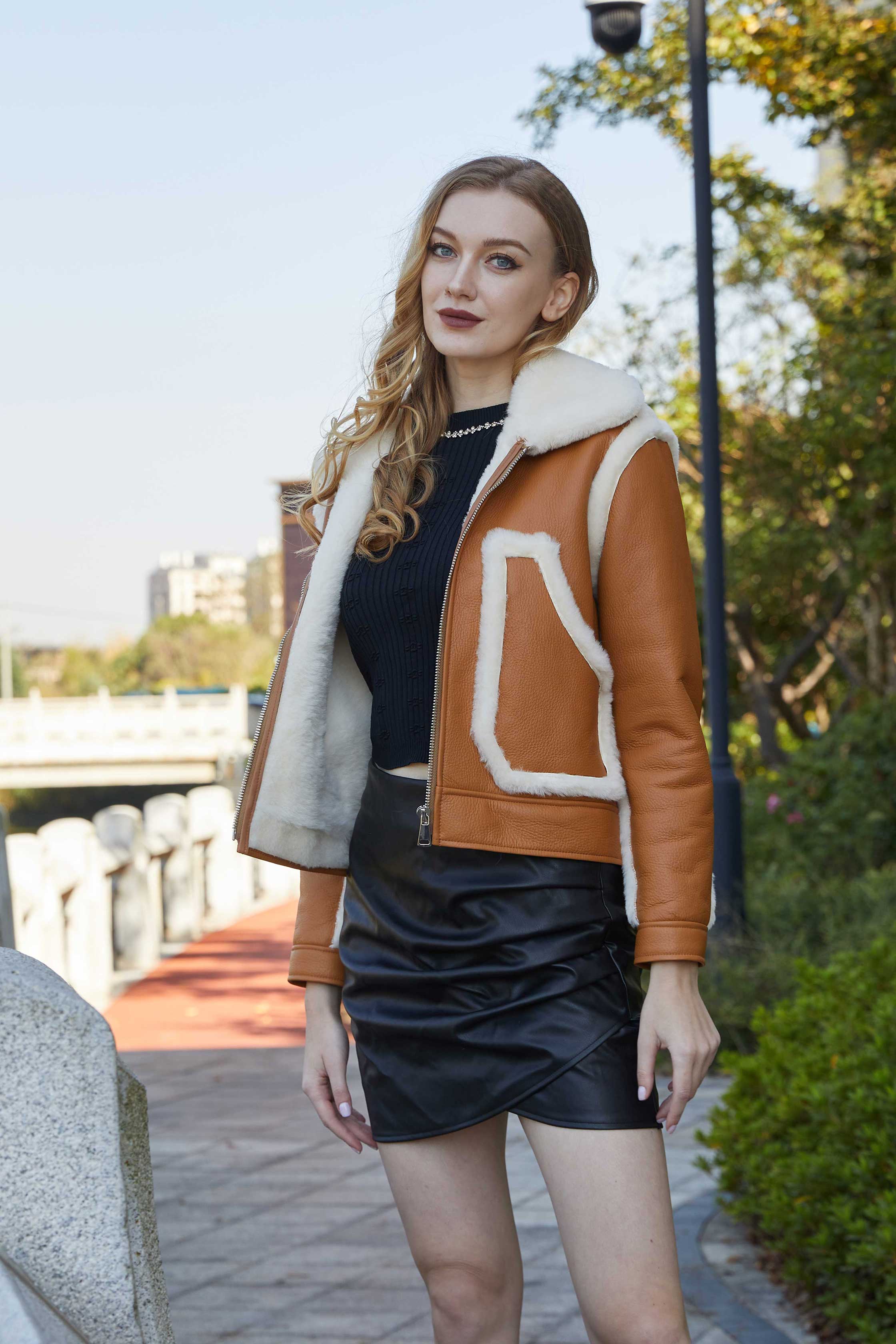 Leather and Fur Collar Design Women's Shearling Short Zipper Coat - Janefur