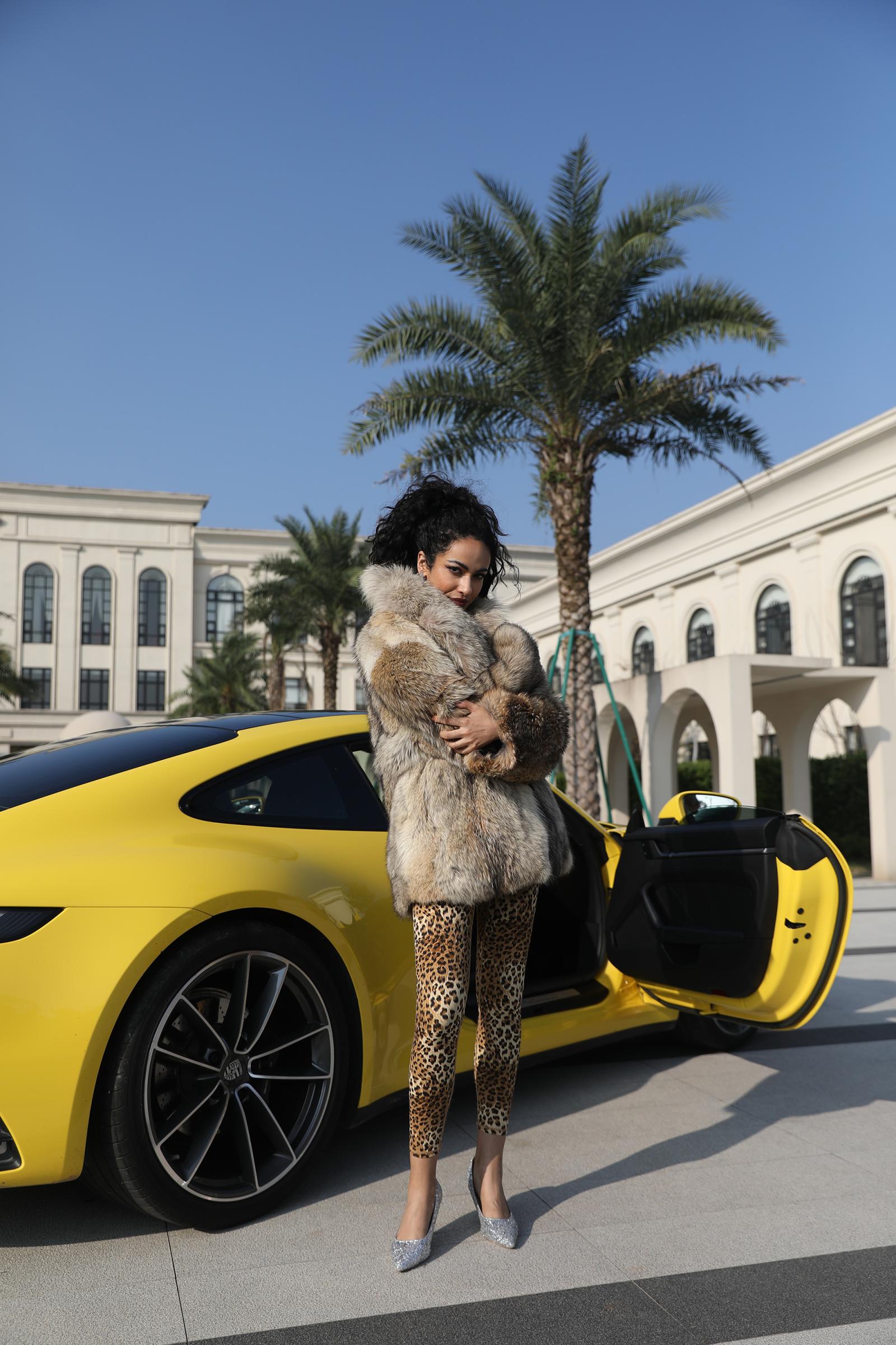 Wolf Fur Luxurious Lapel Coat for Extreme Cold Weather - Janefur