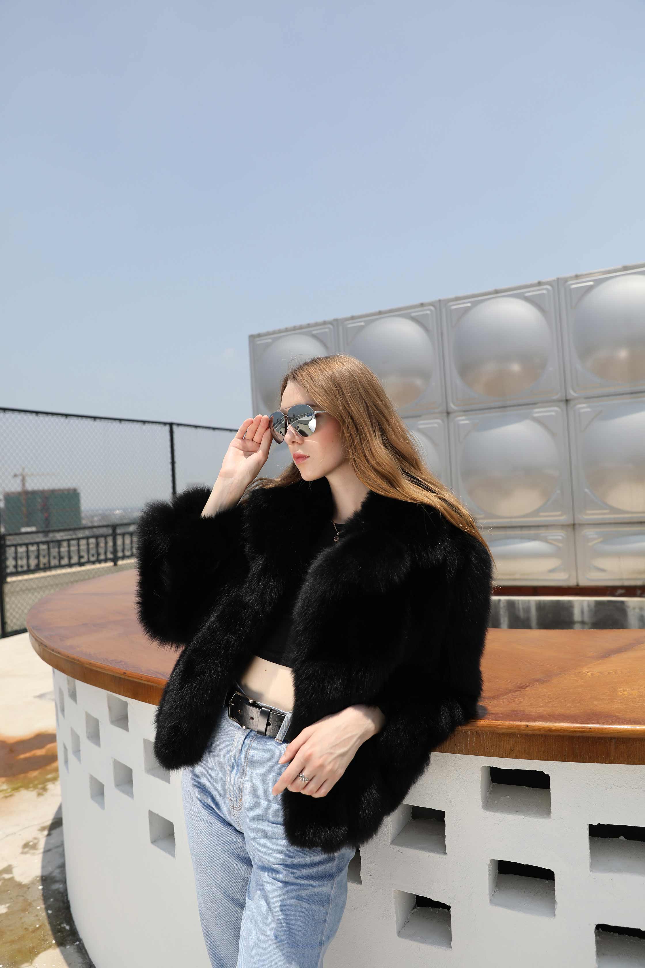 Winter Black Suit Collar Fox Fur Short Fashion Women's Coat - Janefur