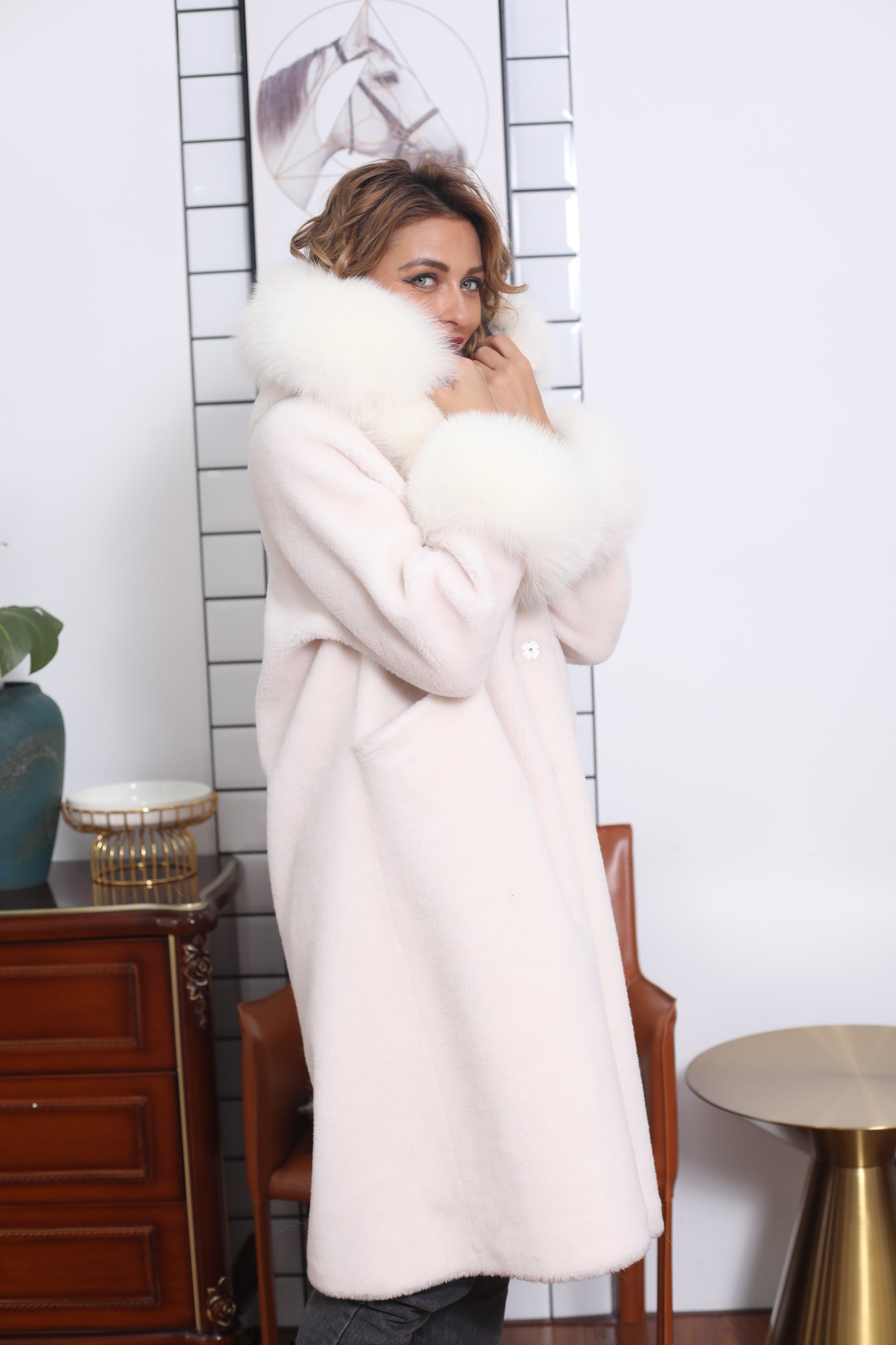 Cuffed Sleeves with Hood and Straight Insert Pockets Shearling - Janefur