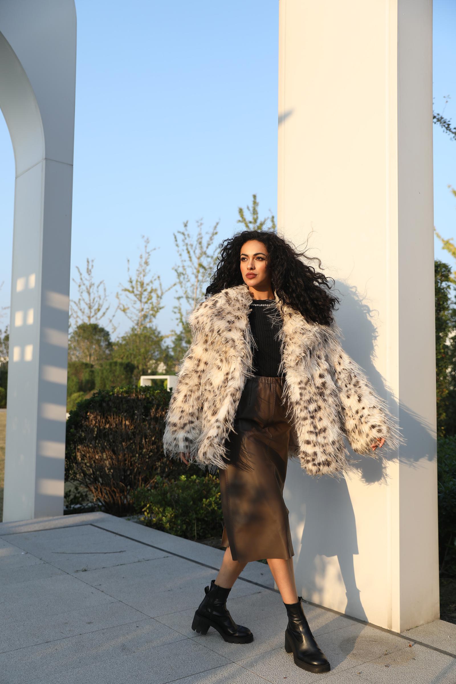 Eco-Friendly Faux Fur Coat Large Lapel Lynx Pattern Women's Short Jacket - Janefur