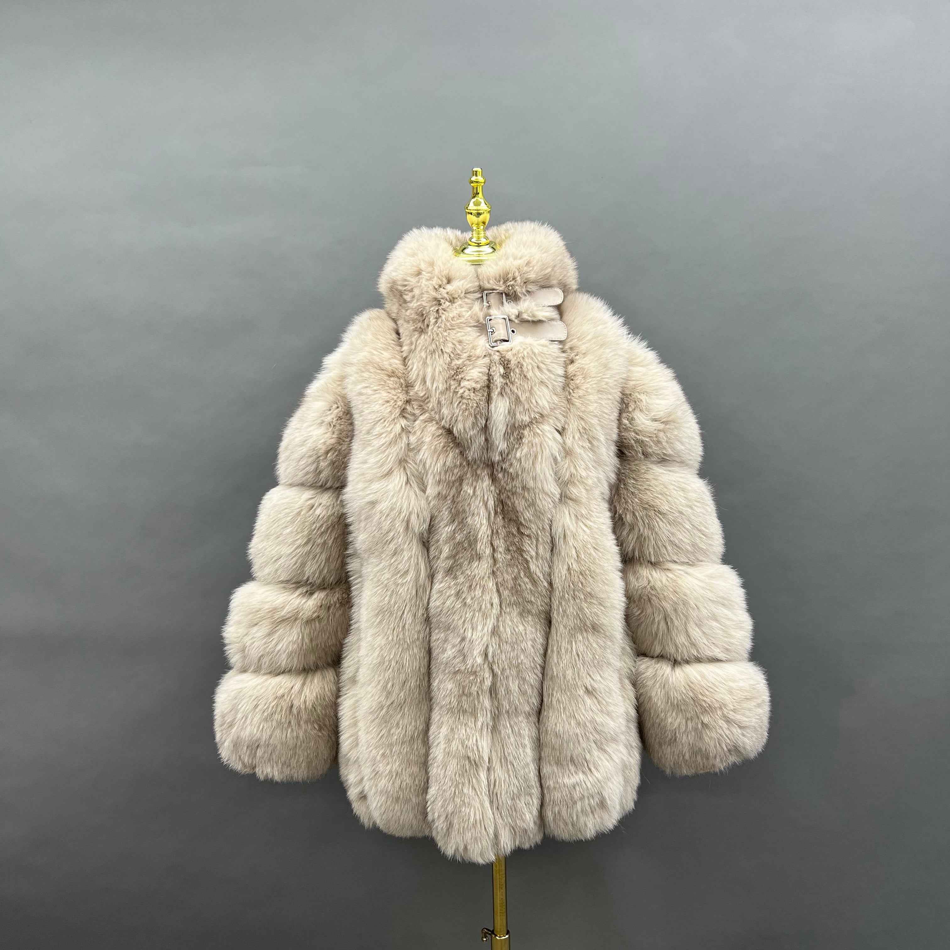 Luxury Natural Fox Fur Coat with Shawl Collar – Short Panelled Women’s Winter Fur Jacket