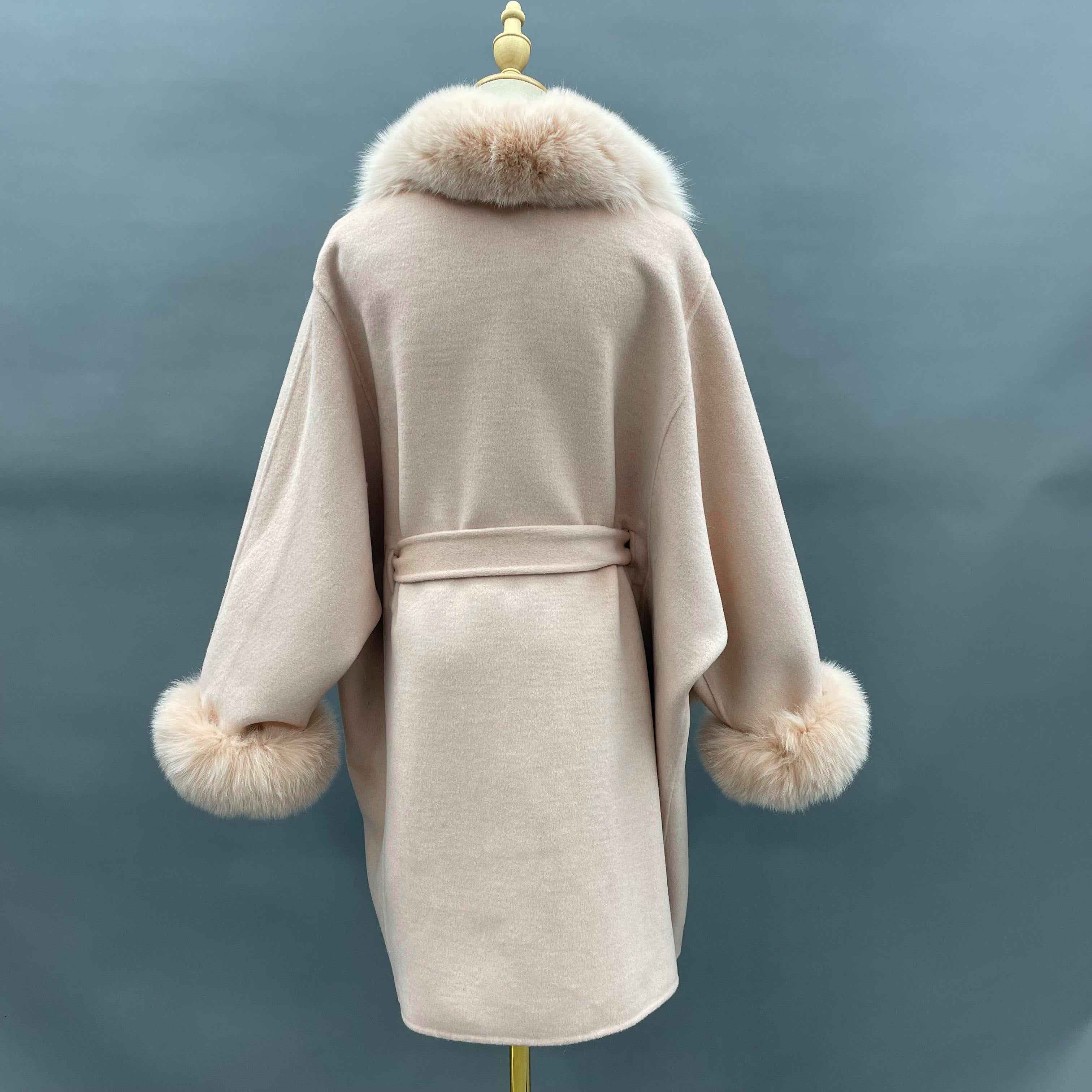 Luxury Double-Faced Wool Coat with Fox Fur Collar and Cuffed Sleeves – Elegant Short Belted Overcoat