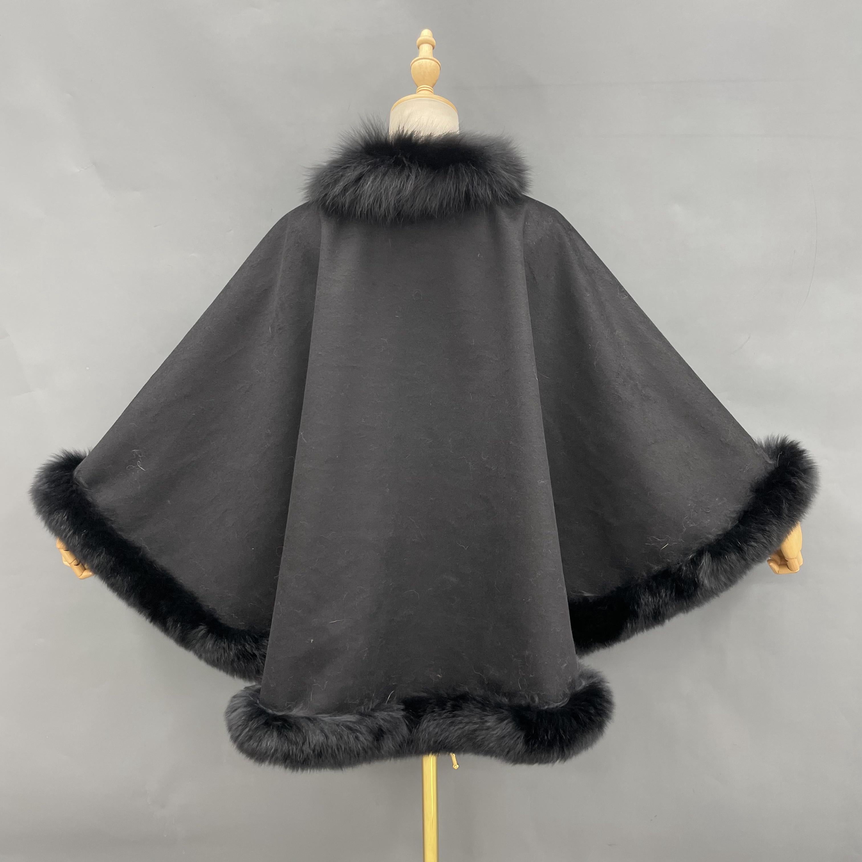 Fox Fur Placket Cashmere Shawl - Janefur