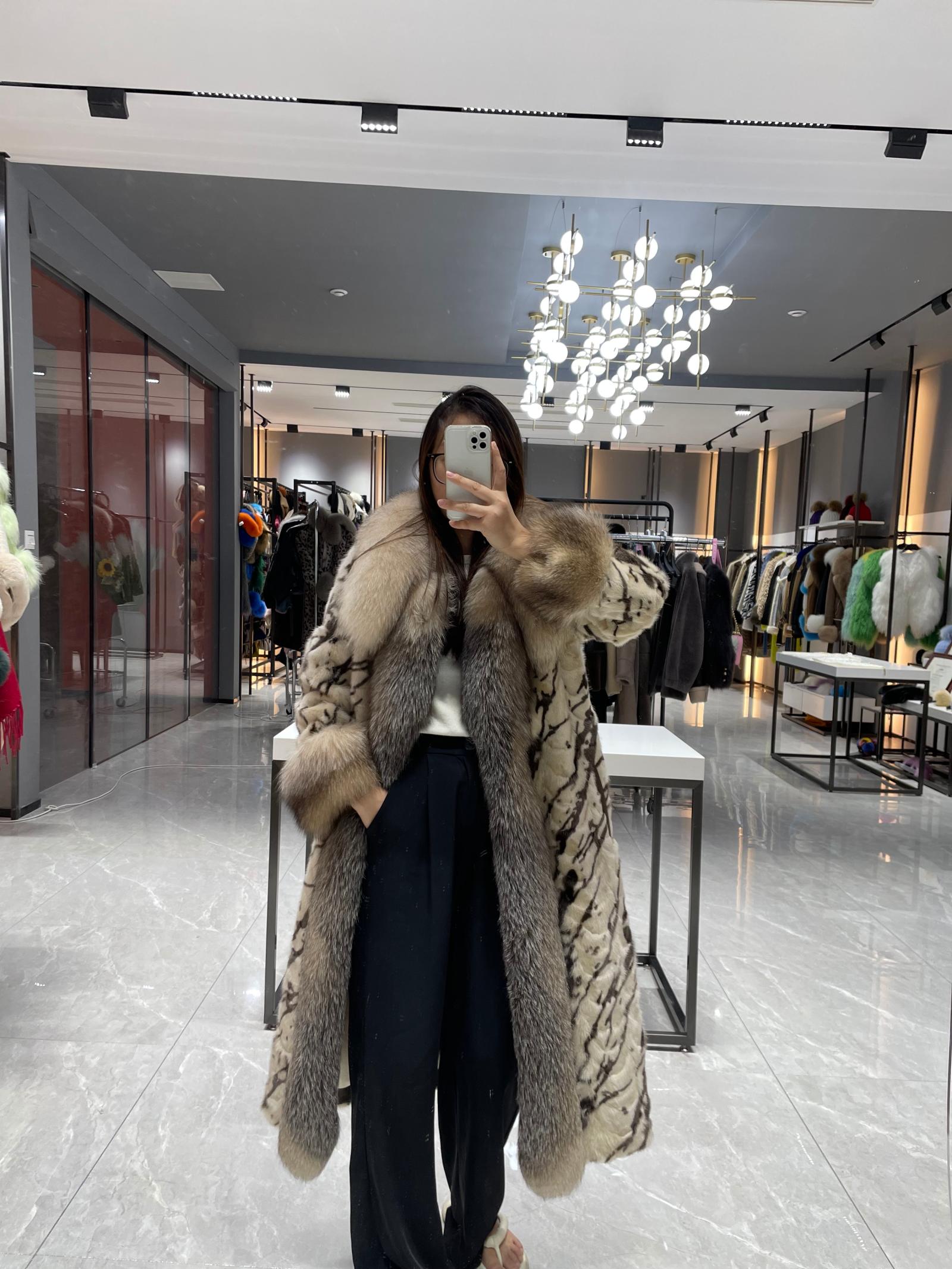 Fox Fur Lapel Women's Luxurious Long Mink-Blended Coat Mink Fur Jacket - Janefur