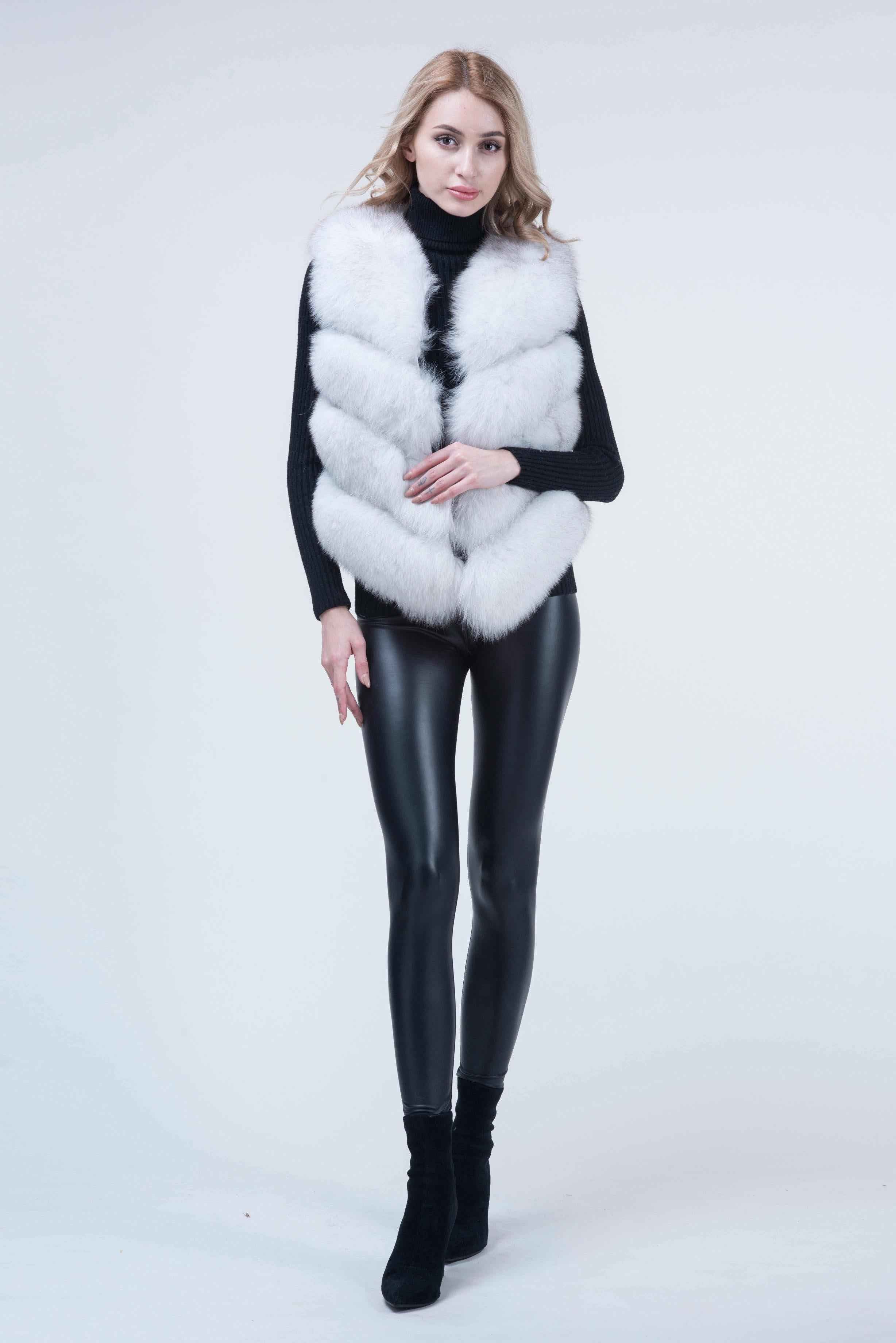 Wholesale Women's Classic Winter Warm Short Fox Fur Vest Casual Solid Color - Janefur