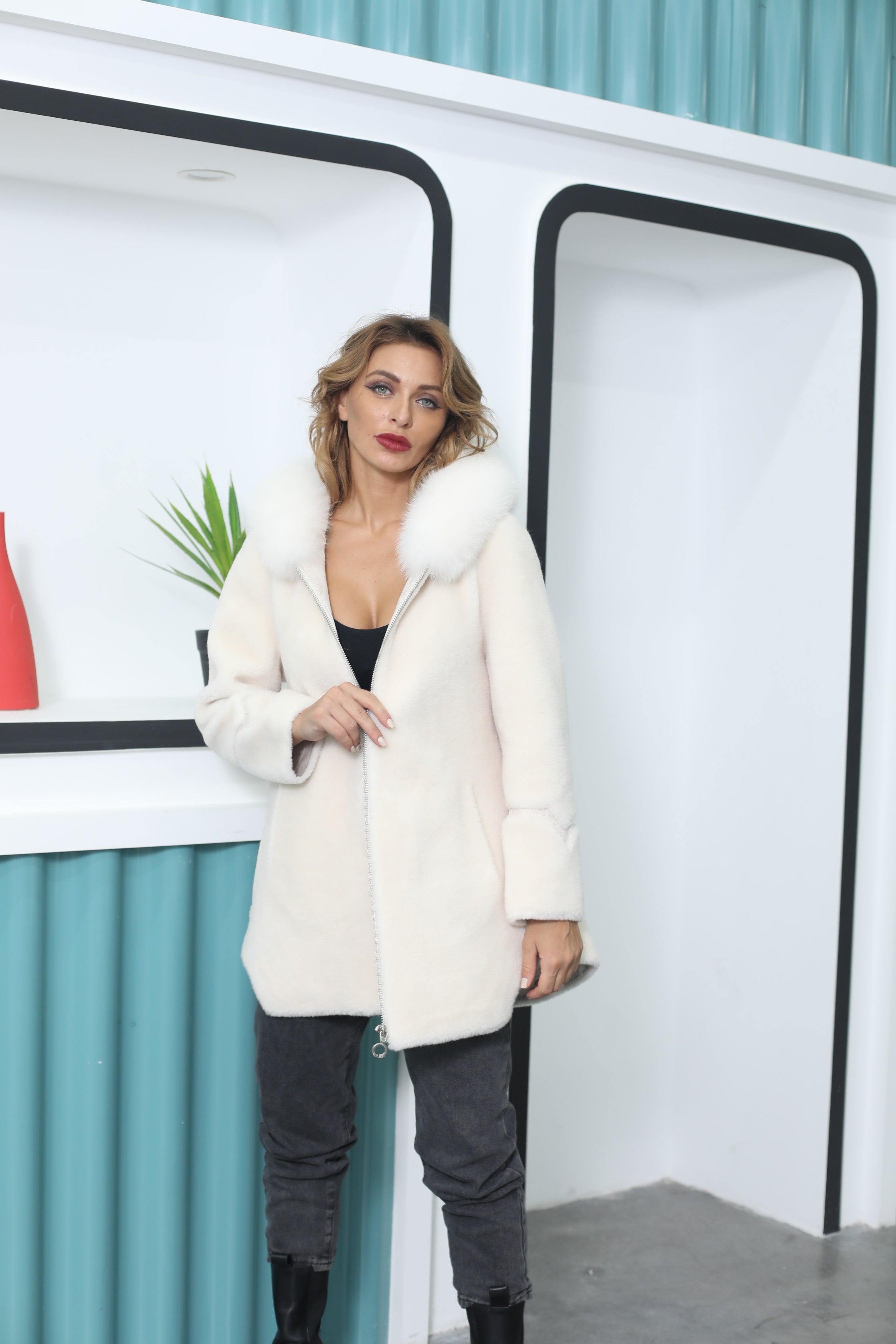 Creamy White Hooded Fox Fur Collar Shearling - Janefur