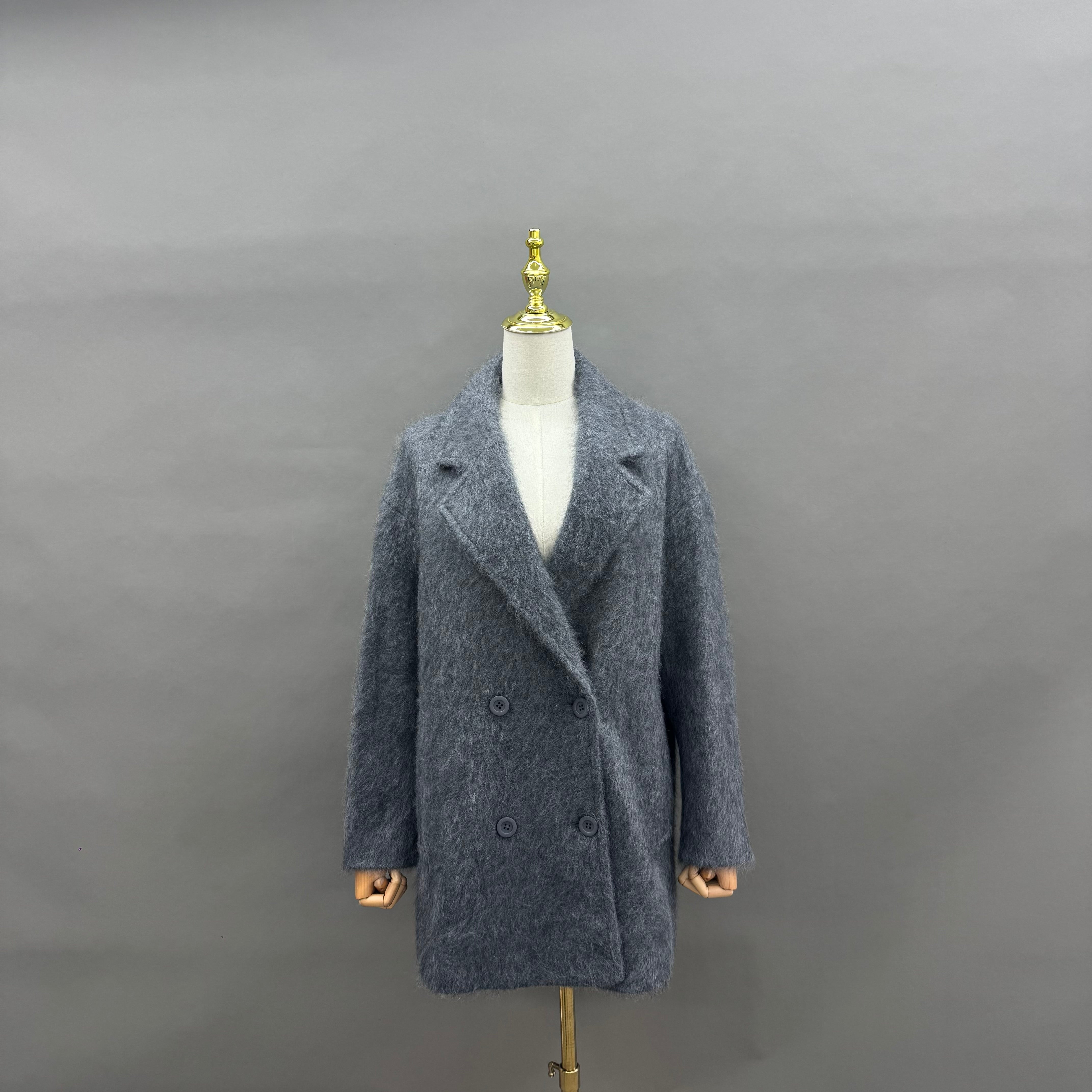 Women’s Beige Fluffy Long Pile Wool Coat – Notched Lapel Short Winter Jacket with Soft Shaggy Finish for Autumn Fashion 3#Grey