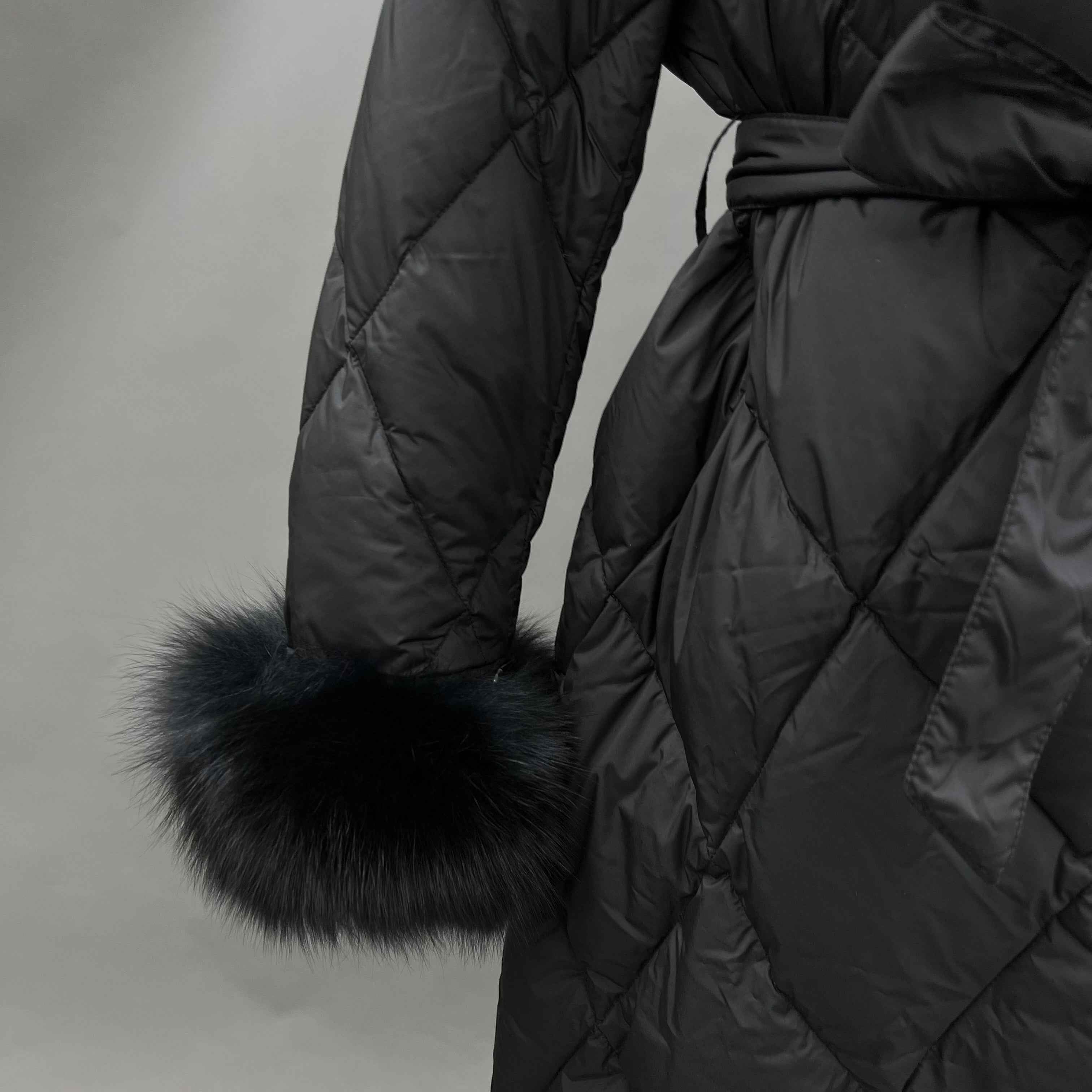 Women's Diamond - Quilted Down Coat with Fox Fur Collar