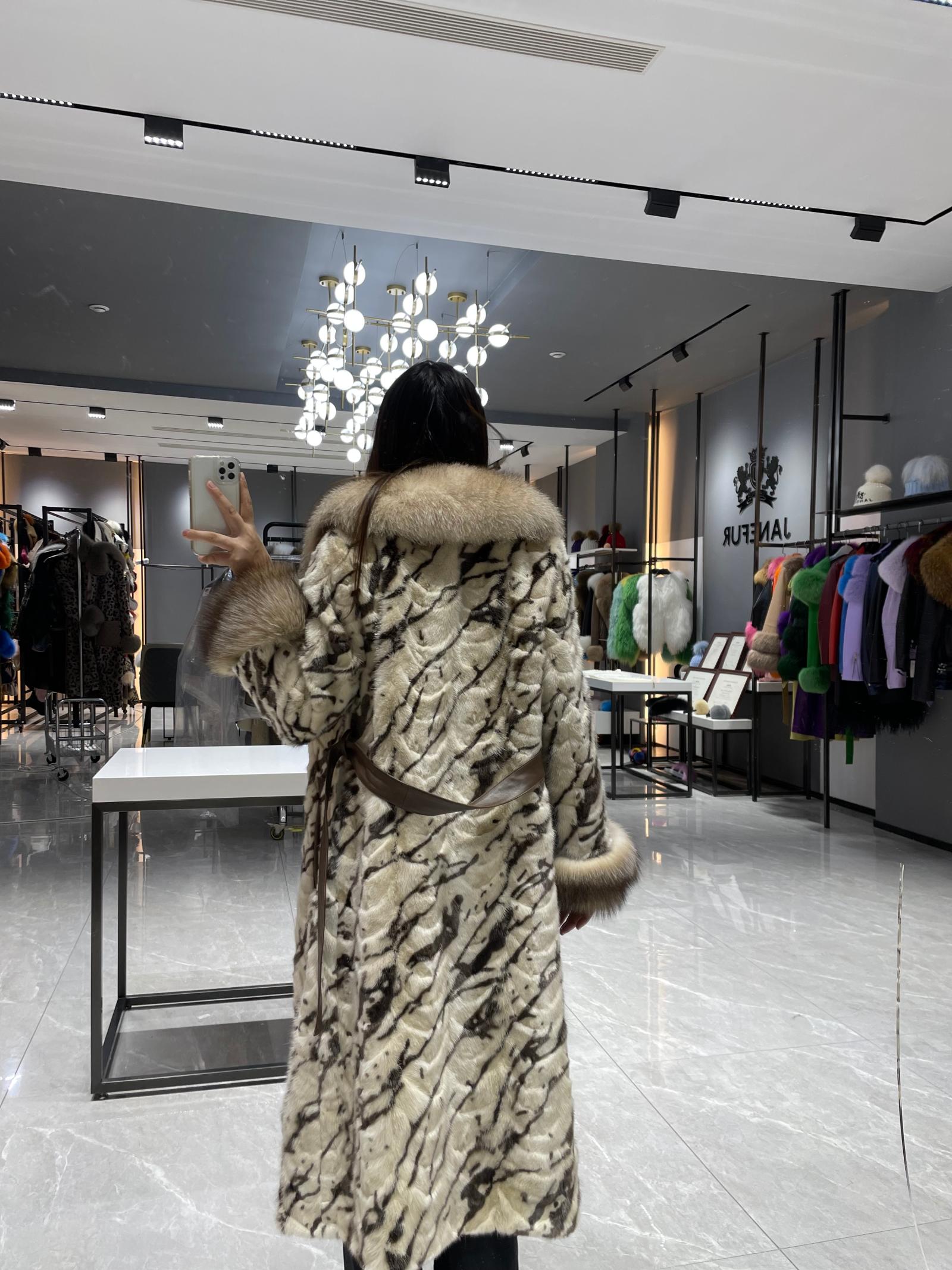 Fox Fur Lapel Women's Luxurious Long Mink-Blended Coat Mink Fur Jacket - Janefur