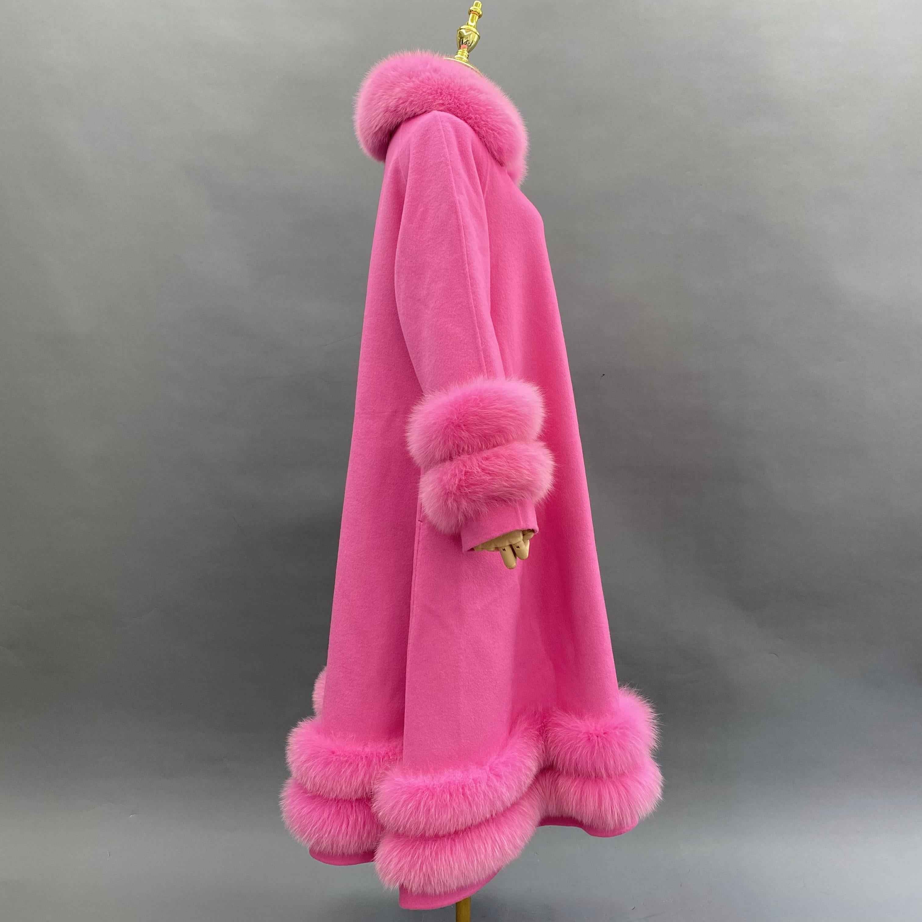 Double - Faced Wool Coat with Double - Layer Fox Fur Trim on Cuffs, Hem & Collar - Luxury Warm Fashion Winter Outerwear