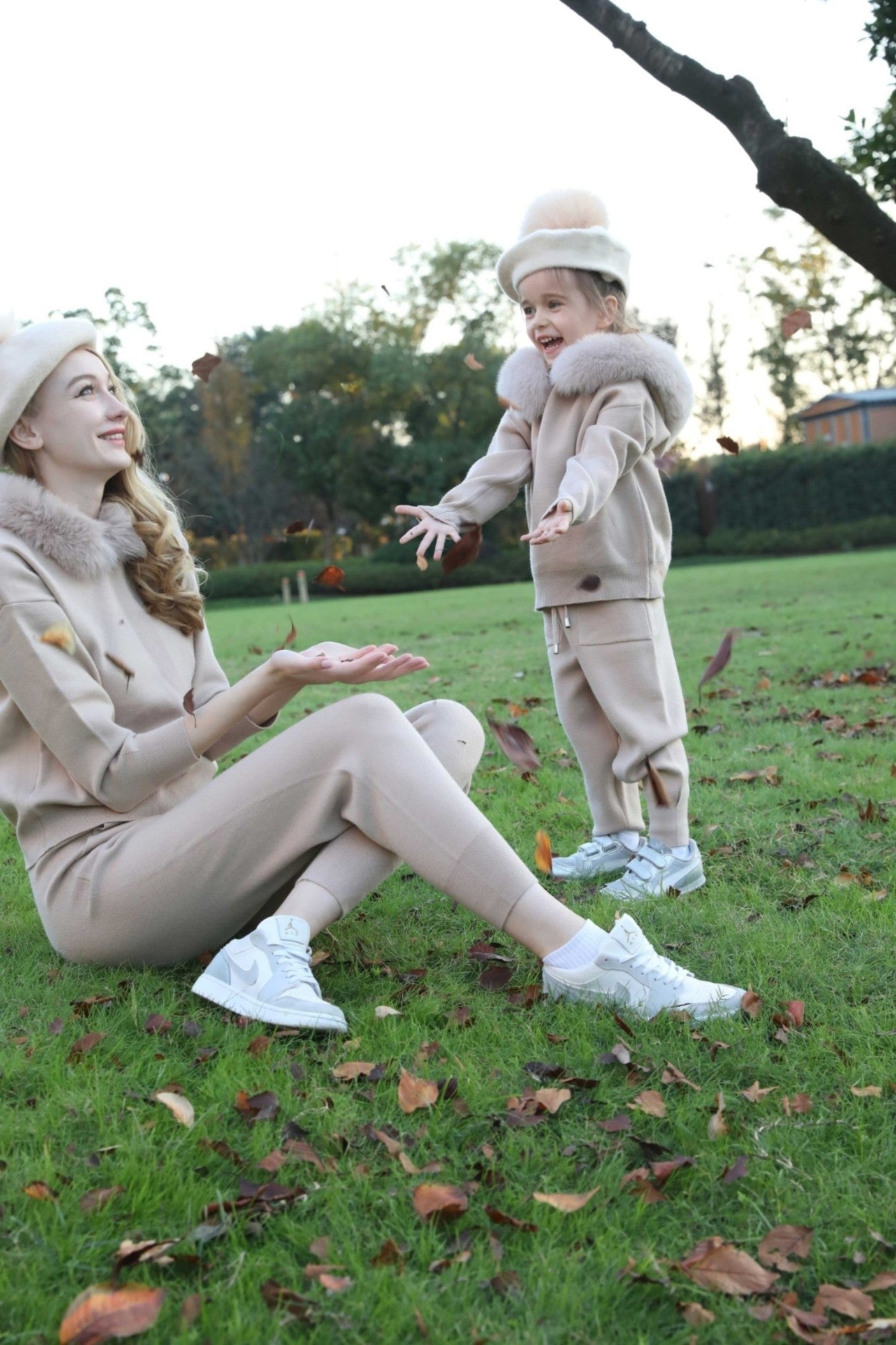 New Children's Autumn and Winter Wool Beret with Fur Pom Pom - Janefur