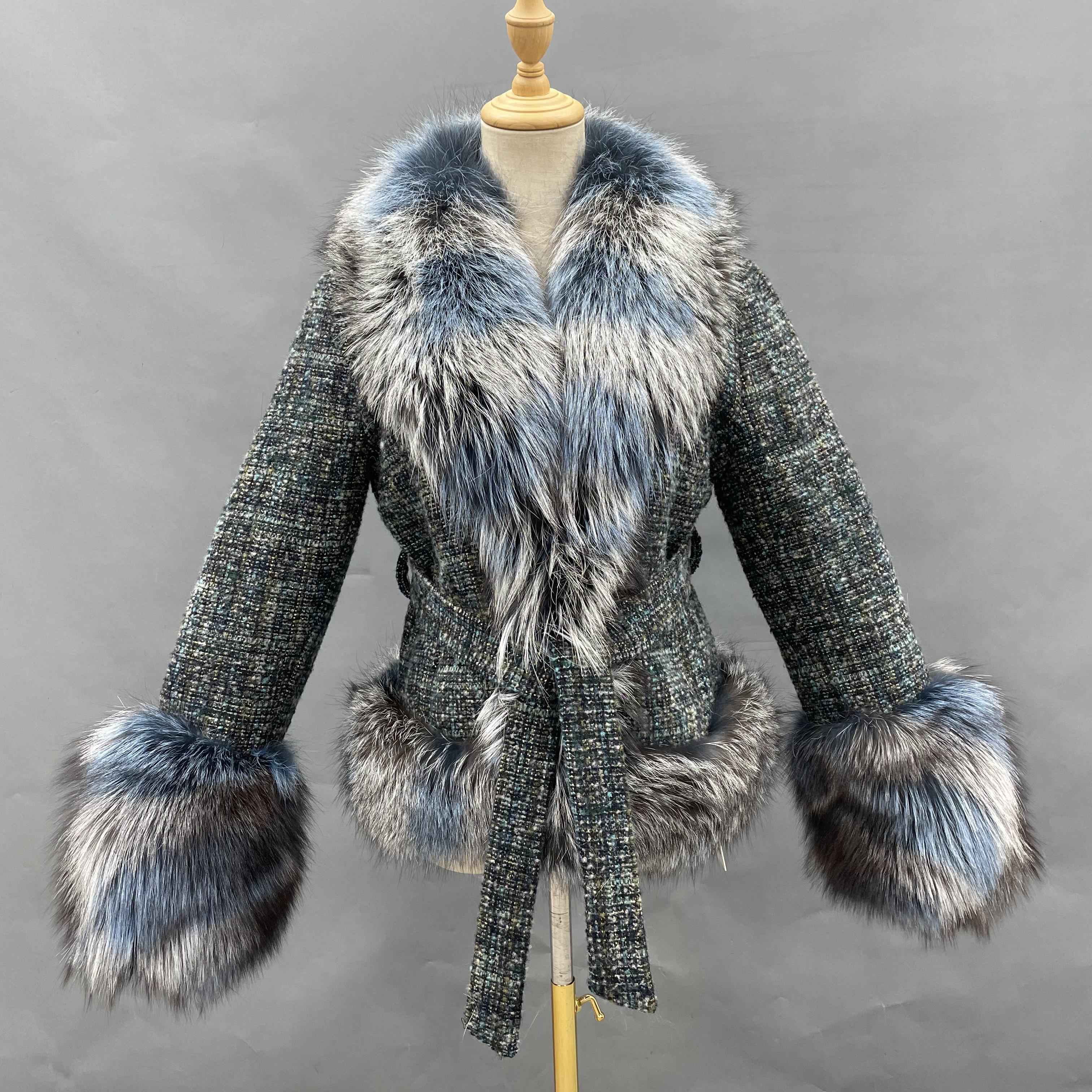 Luxury Elegant Single - Sided Wool Coat with Real Fox Fur Trim and Chic Houndstooth Pattern