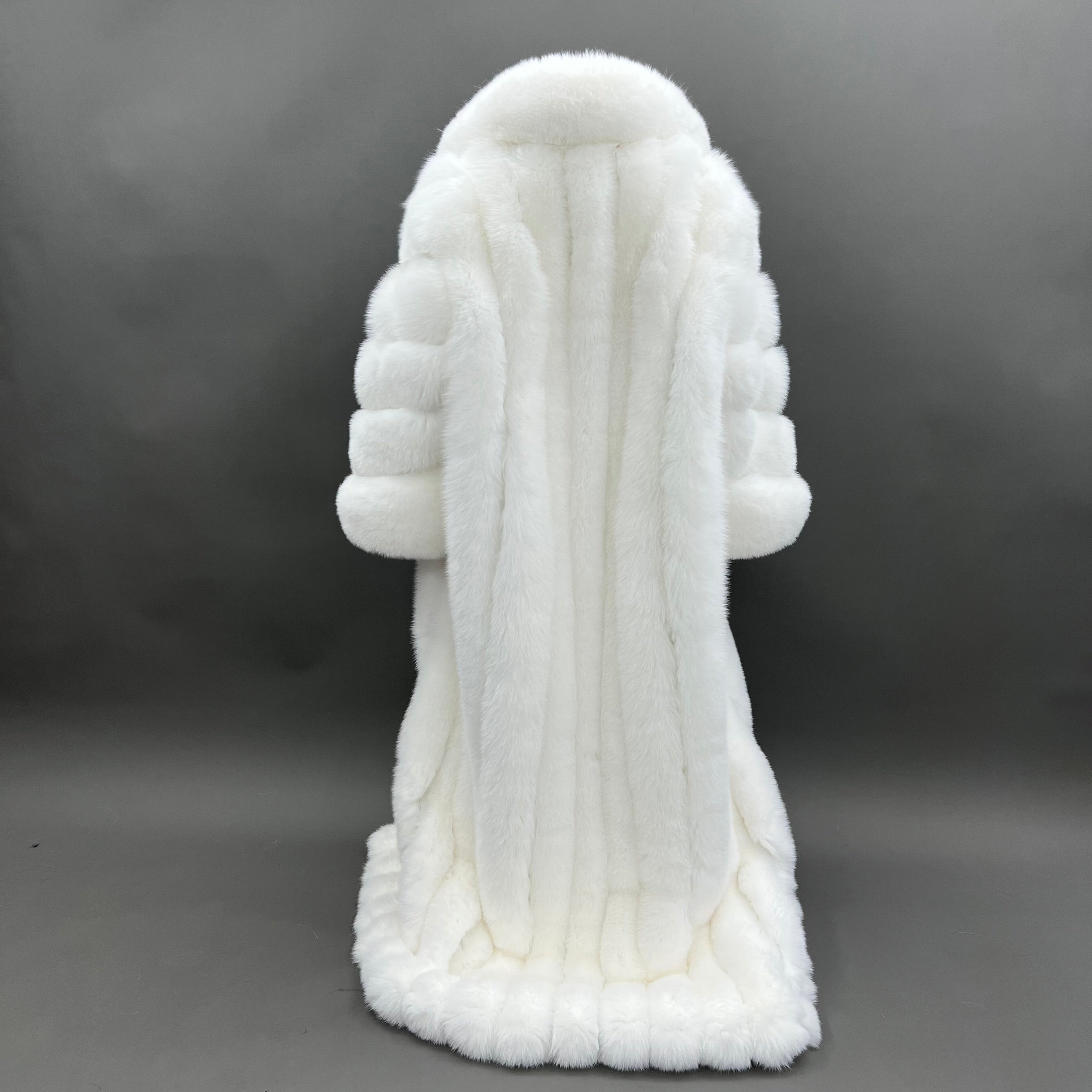 Women’s Extra Long Real Fox Fur Coat – Full-Length Luxury Fur Jacket with Wide Sleeves for Elegant Winter Fashion