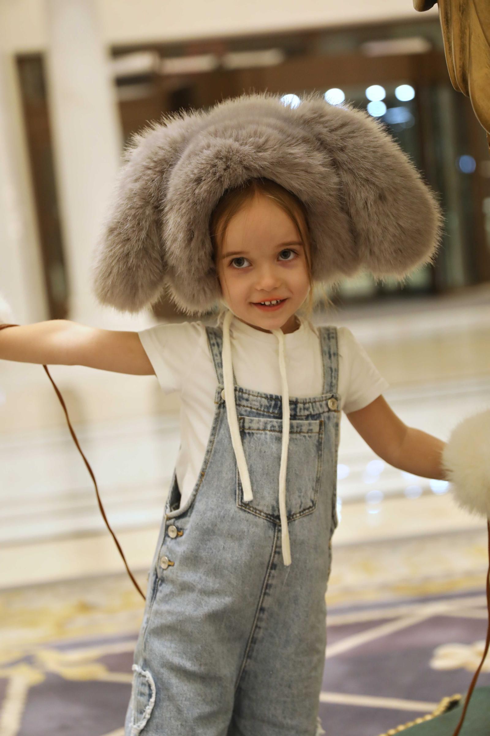Stylish Children's Faux Fur Vertical Rabbit Ears Hat - Janefur