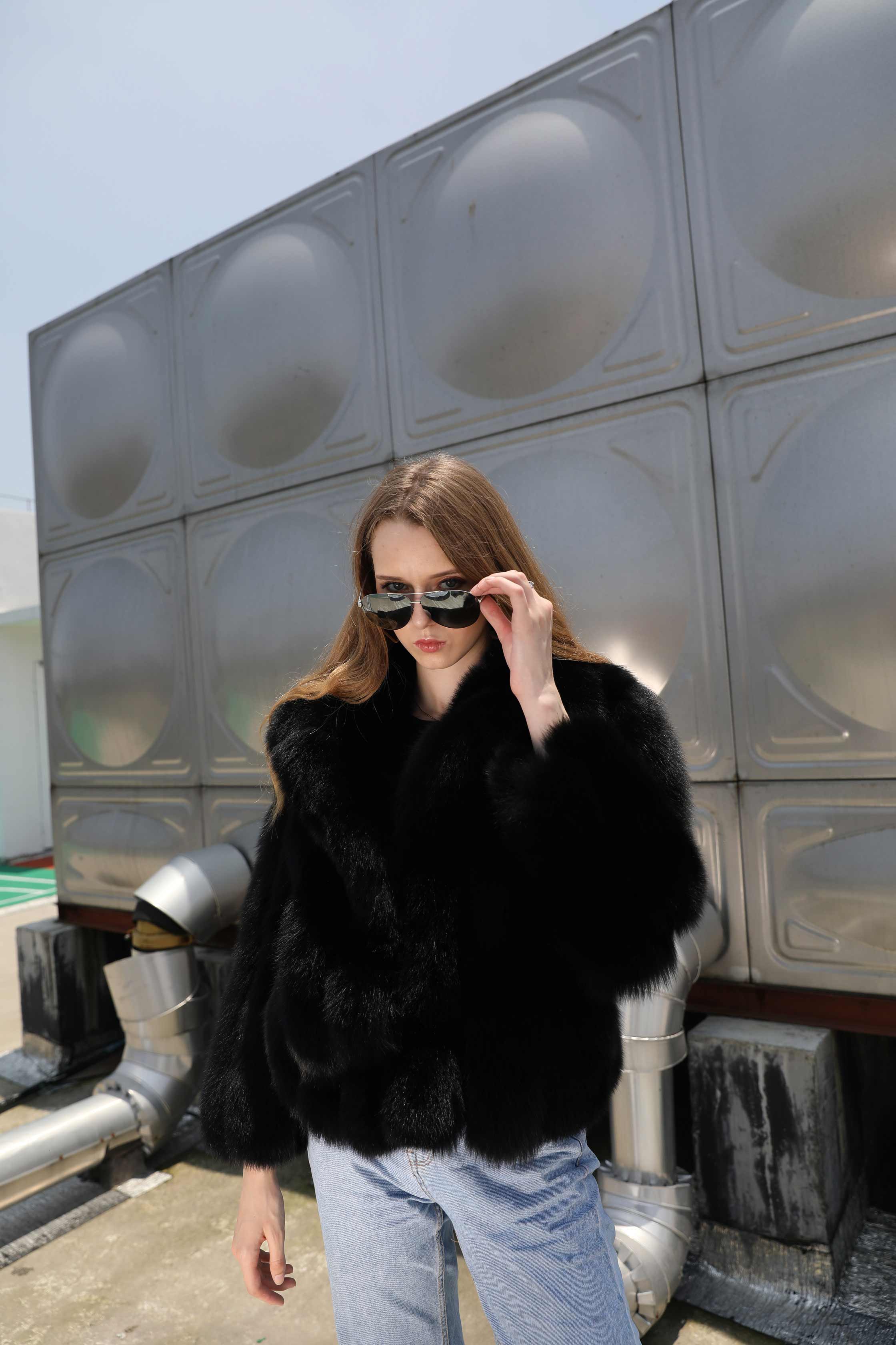 Winter Black Suit Collar Fox Fur Short Fashion Women's Coat - Janefur