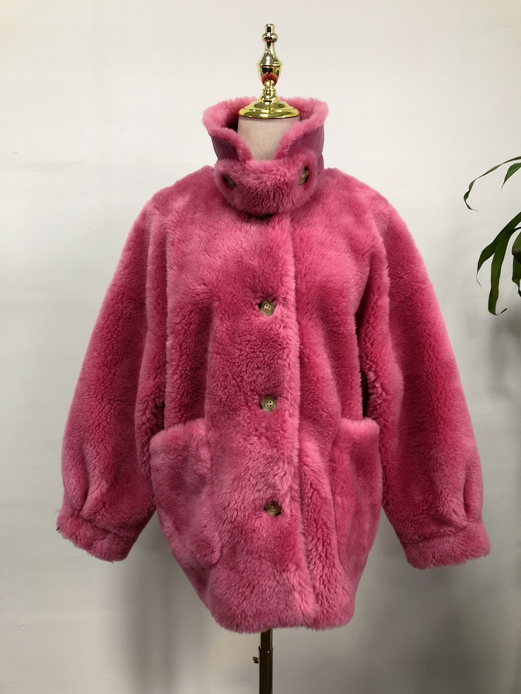 Women's Light Grey Short Sheepskin Shearling Jacket, Casual Stand Collar Button-Front Winter Outerwear