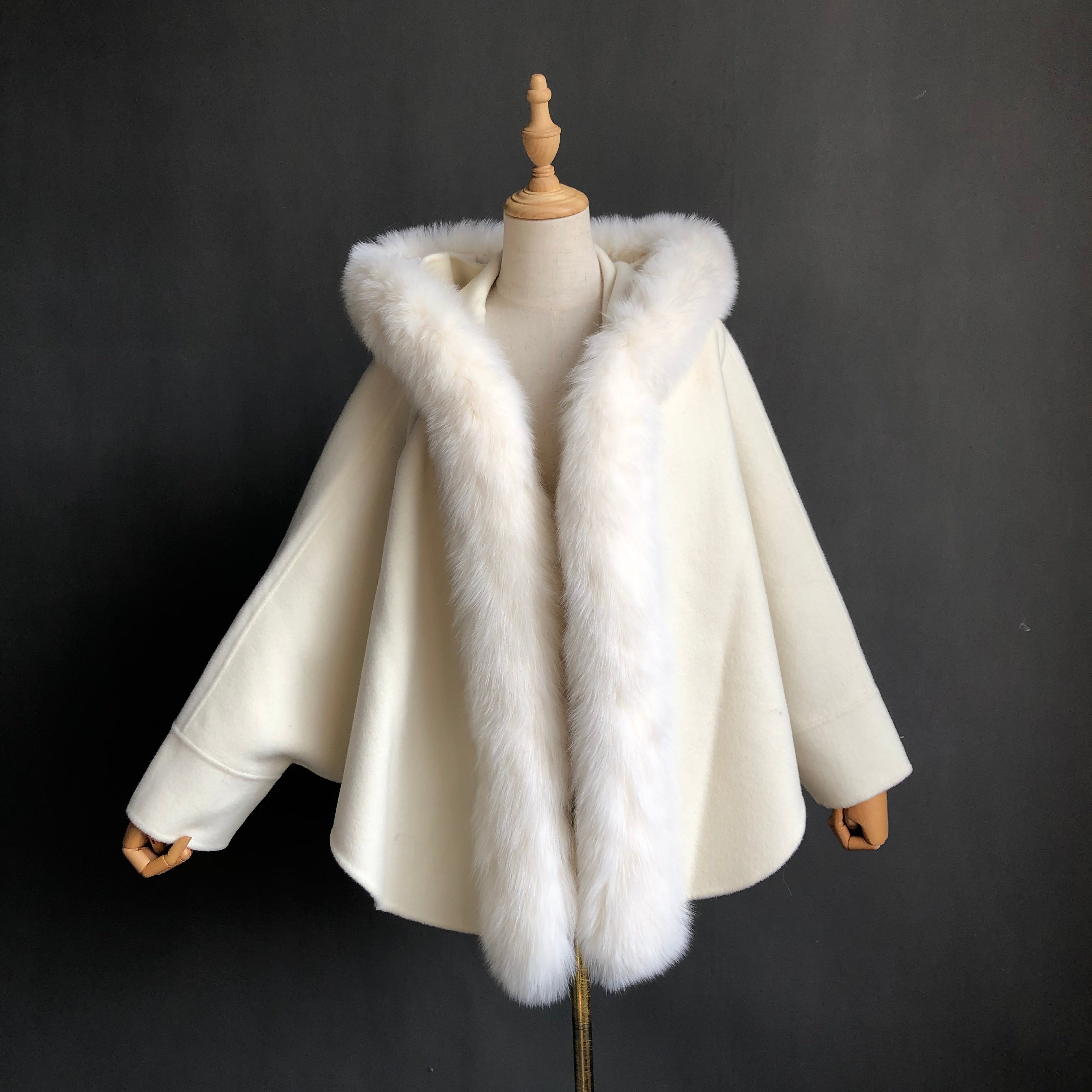 Women's Batwing Sleeve Cape-Style Double-Faced Wool Coat with Fox Fur Trim - Elegant Winter Statement Outerwear 4#White F